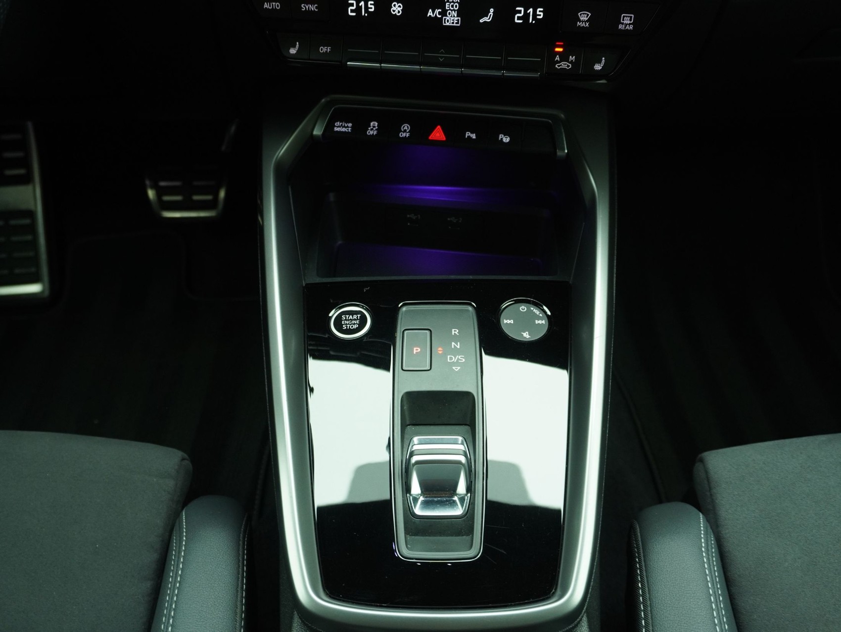 AUDI A3 Sportback 35 TFSI S Line S-Tronic-image-15