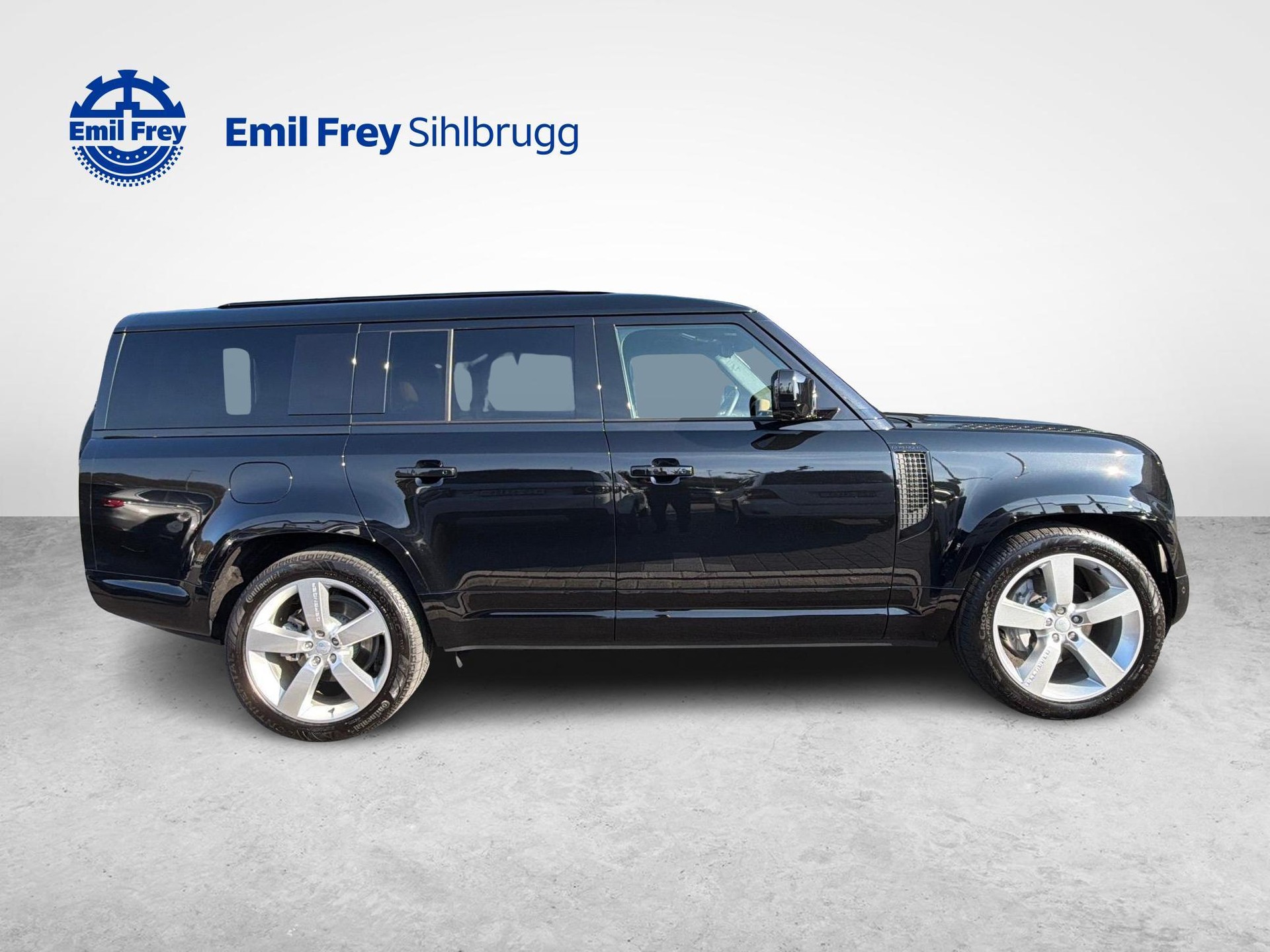 LAND ROVER Defender 130 3.0 D I6 300 X-Dynamic HSE-image-6
