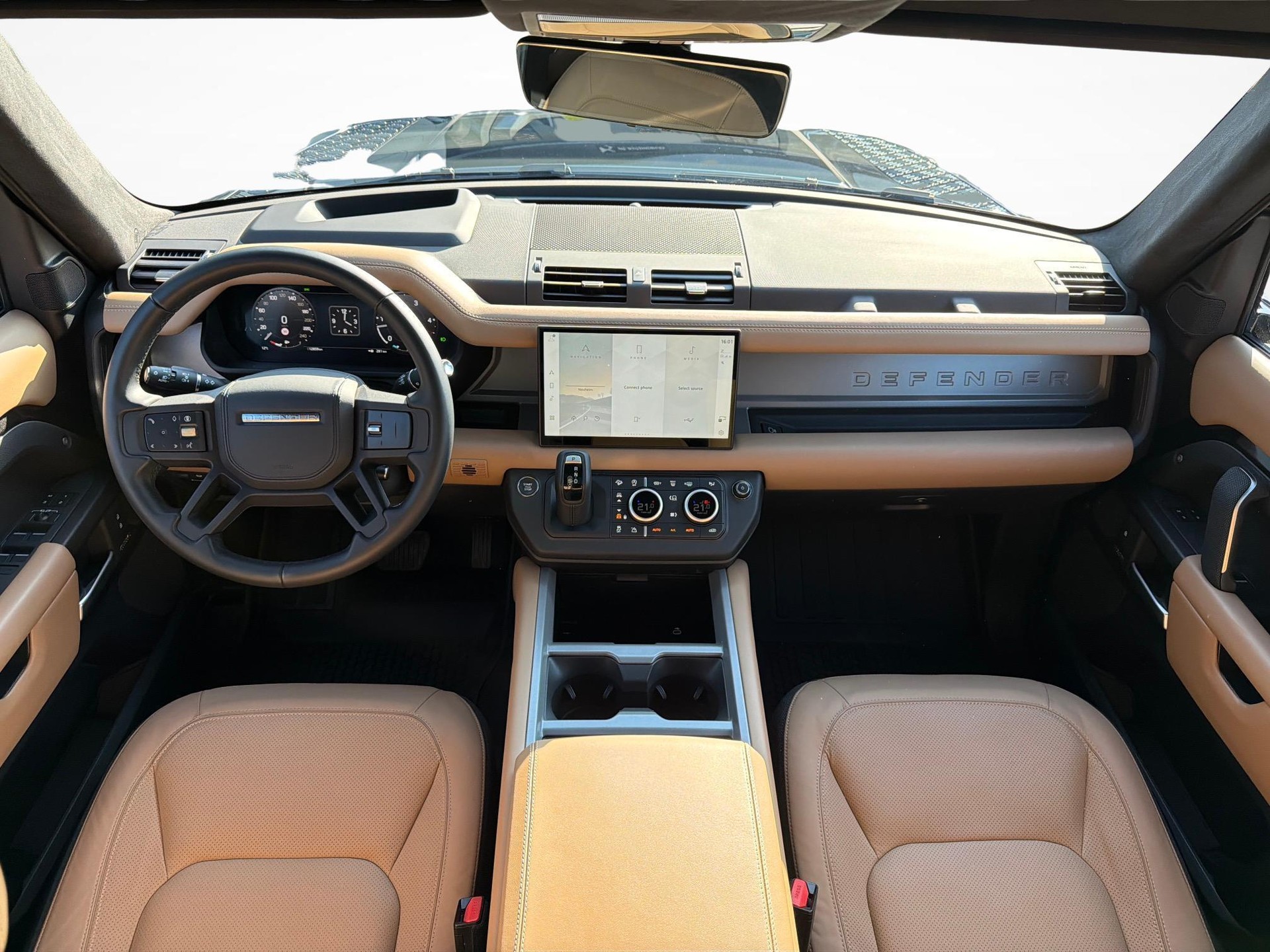 LAND ROVER Defender 130 3.0 D I6 300 X-Dynamic HSE-image-2