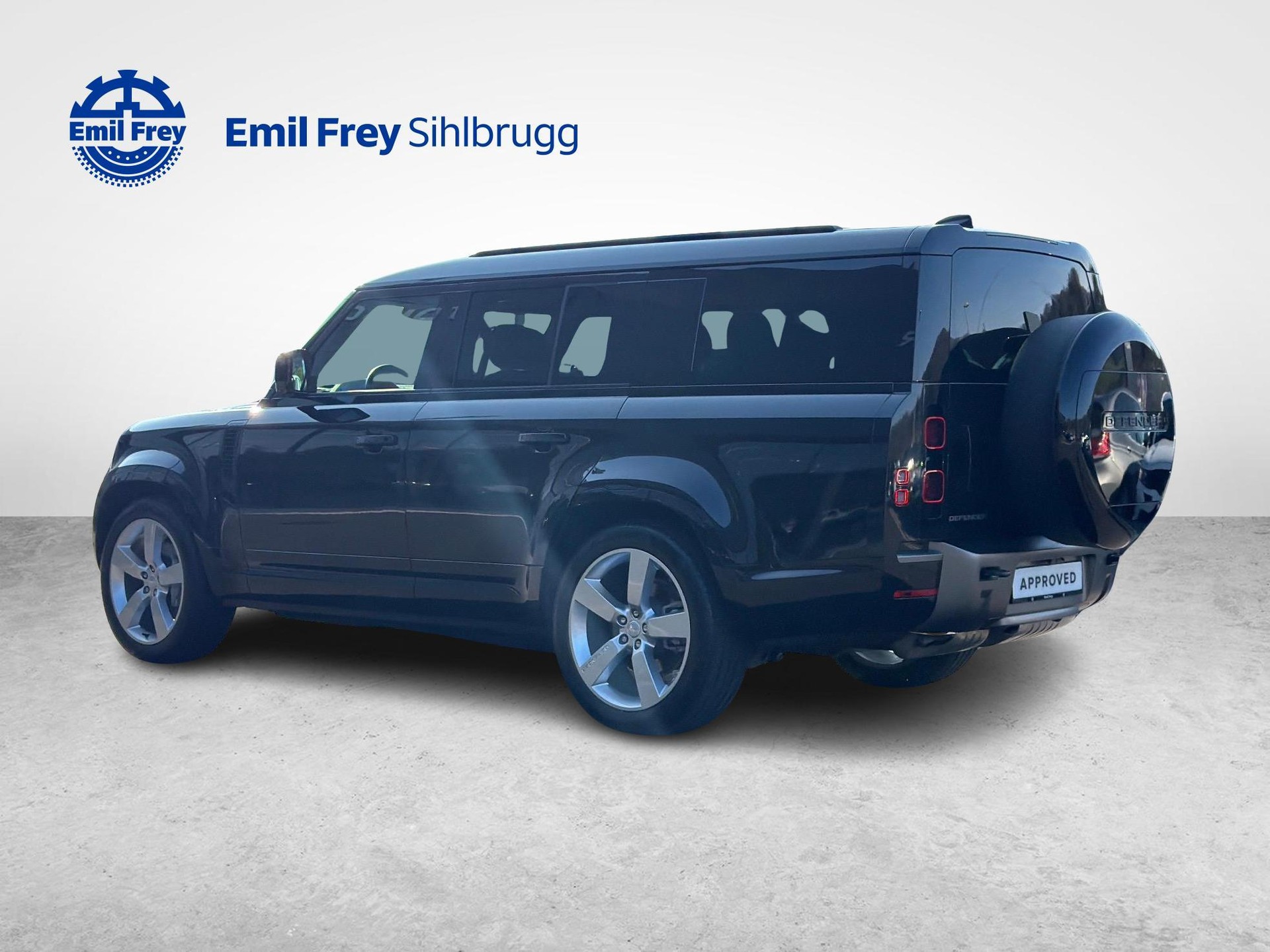 LAND ROVER Defender 130 3.0 D I6 300 X-Dynamic HSE-image-1