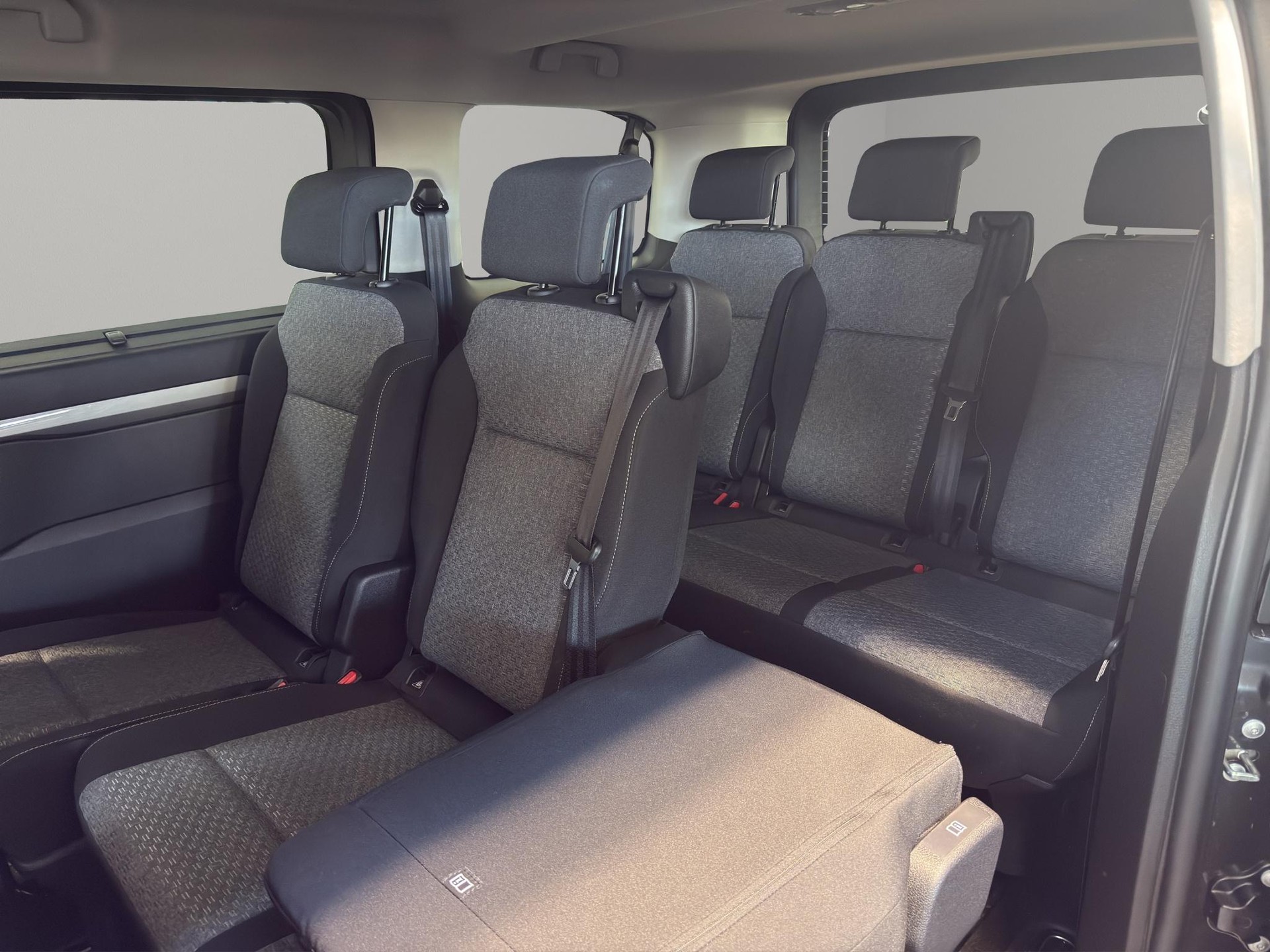 CITROEN e-Spacetourer M 75 kWh You-image-7