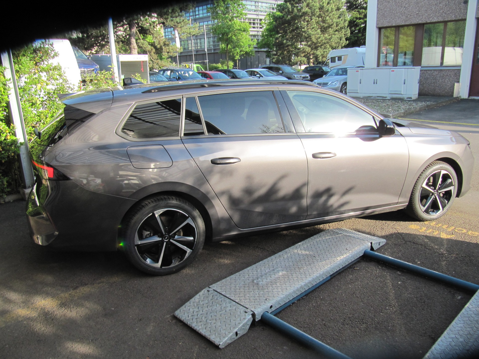 OPEL Astra Sports Tourer 1.6 PHEV Turbo Swiss Plus A-image-1