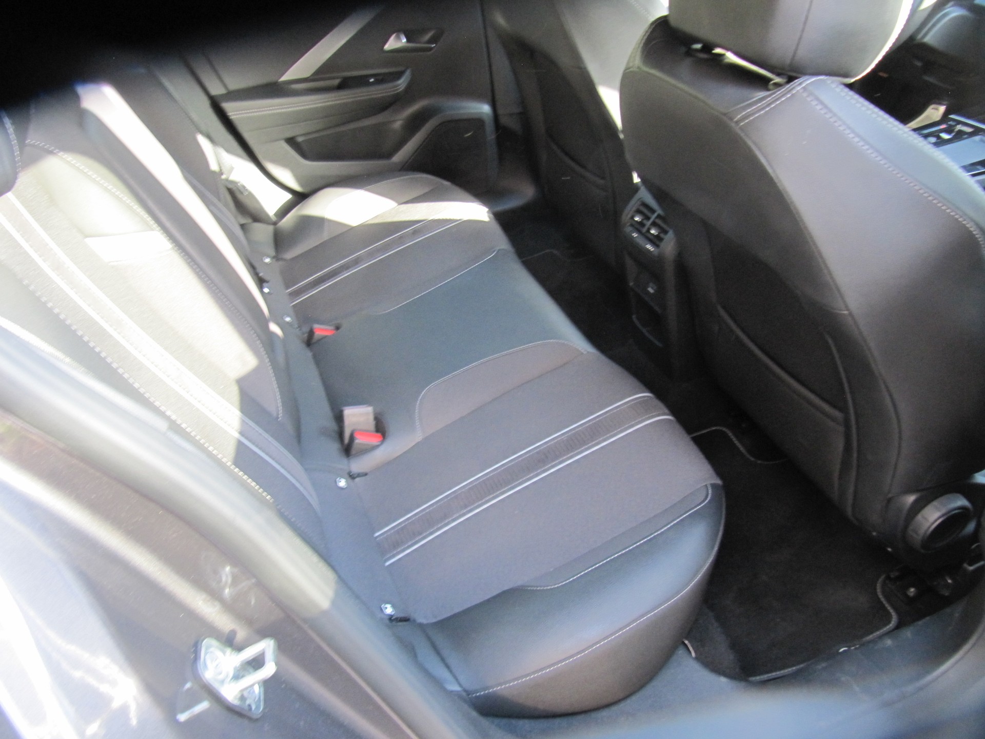 OPEL Astra Sports Tourer 1.6 PHEV Turbo Swiss Plus A-image-9