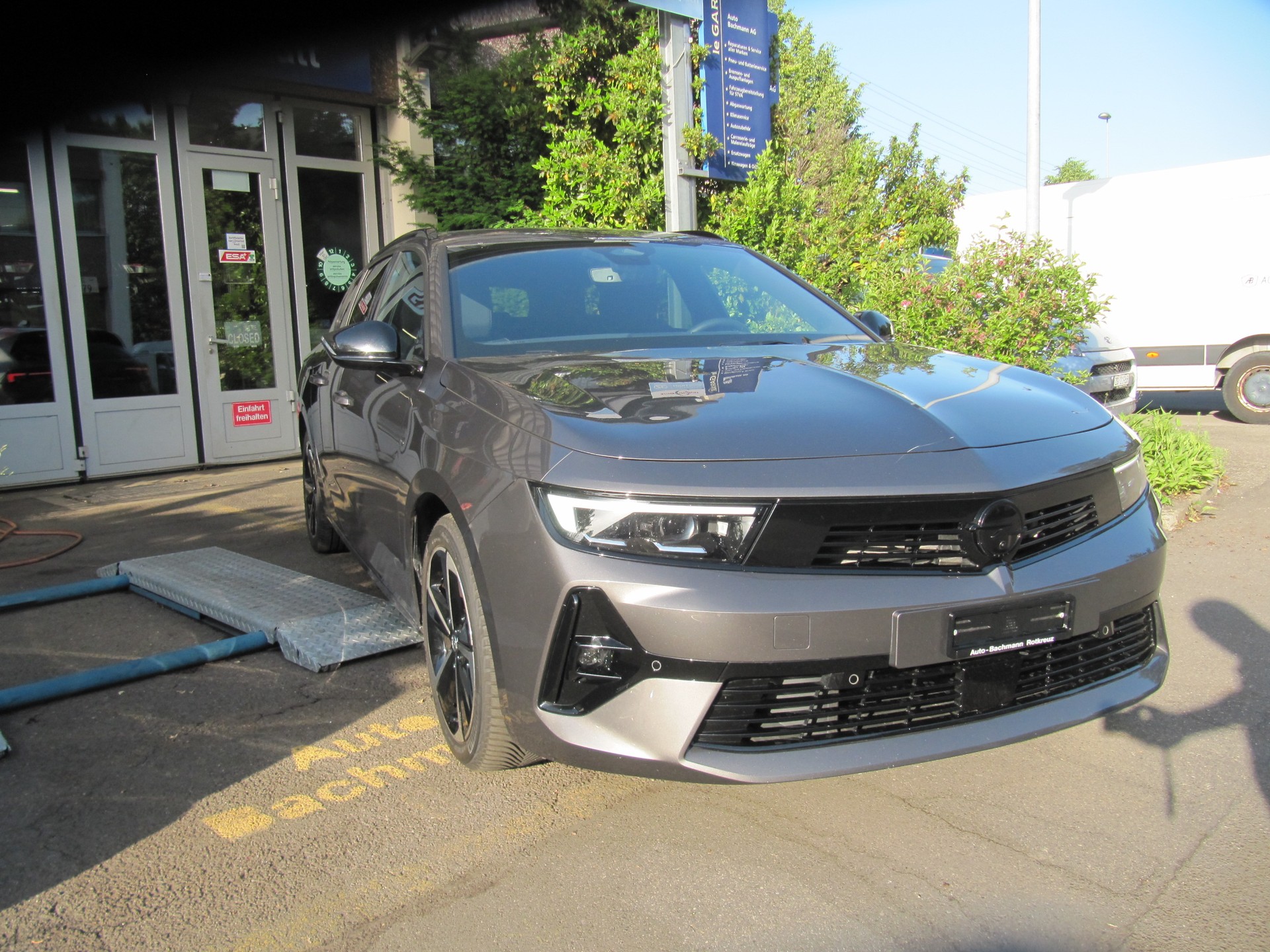 OPEL Astra Sports Tourer 1.6 PHEV Turbo Swiss Plus A-image-15