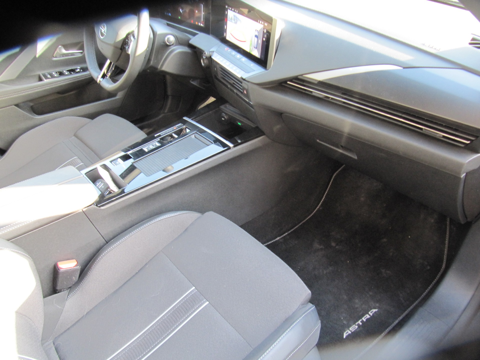 OPEL Astra Sports Tourer 1.6 PHEV Turbo Swiss Plus A-image-8