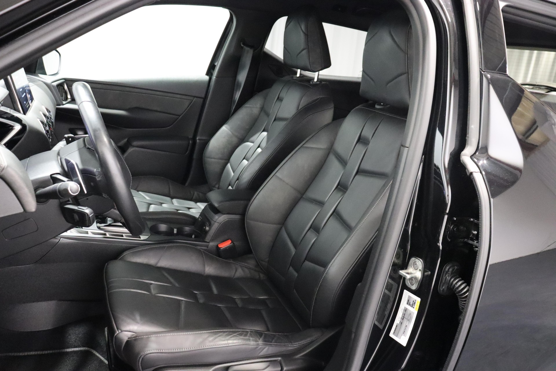DS AUTOMOBILES 3 Crossback 1.2 PureTech 155 So Chic-image-4