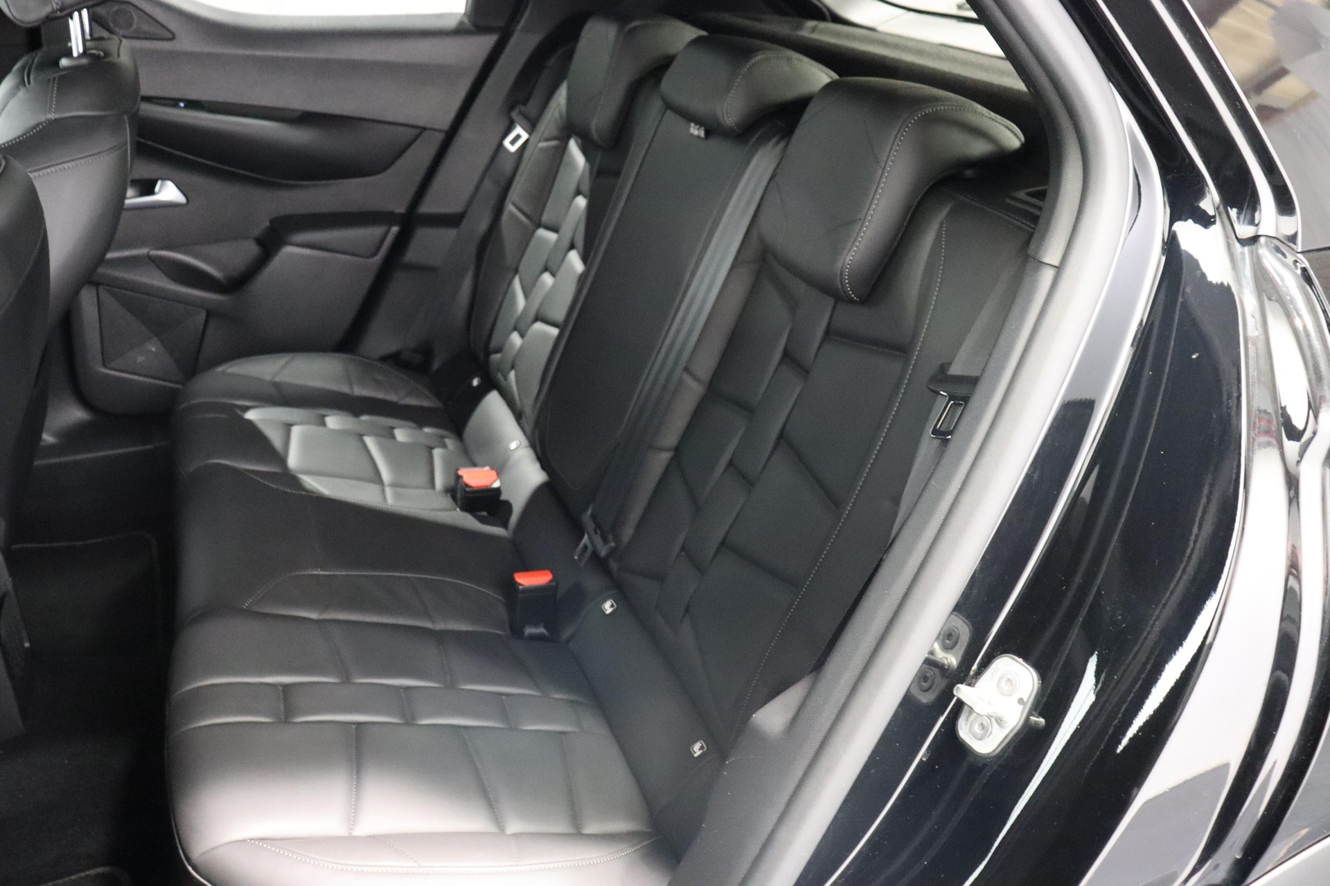 DS AUTOMOBILES 3 Crossback 1.2 PureTech 155 So Chic-image-5