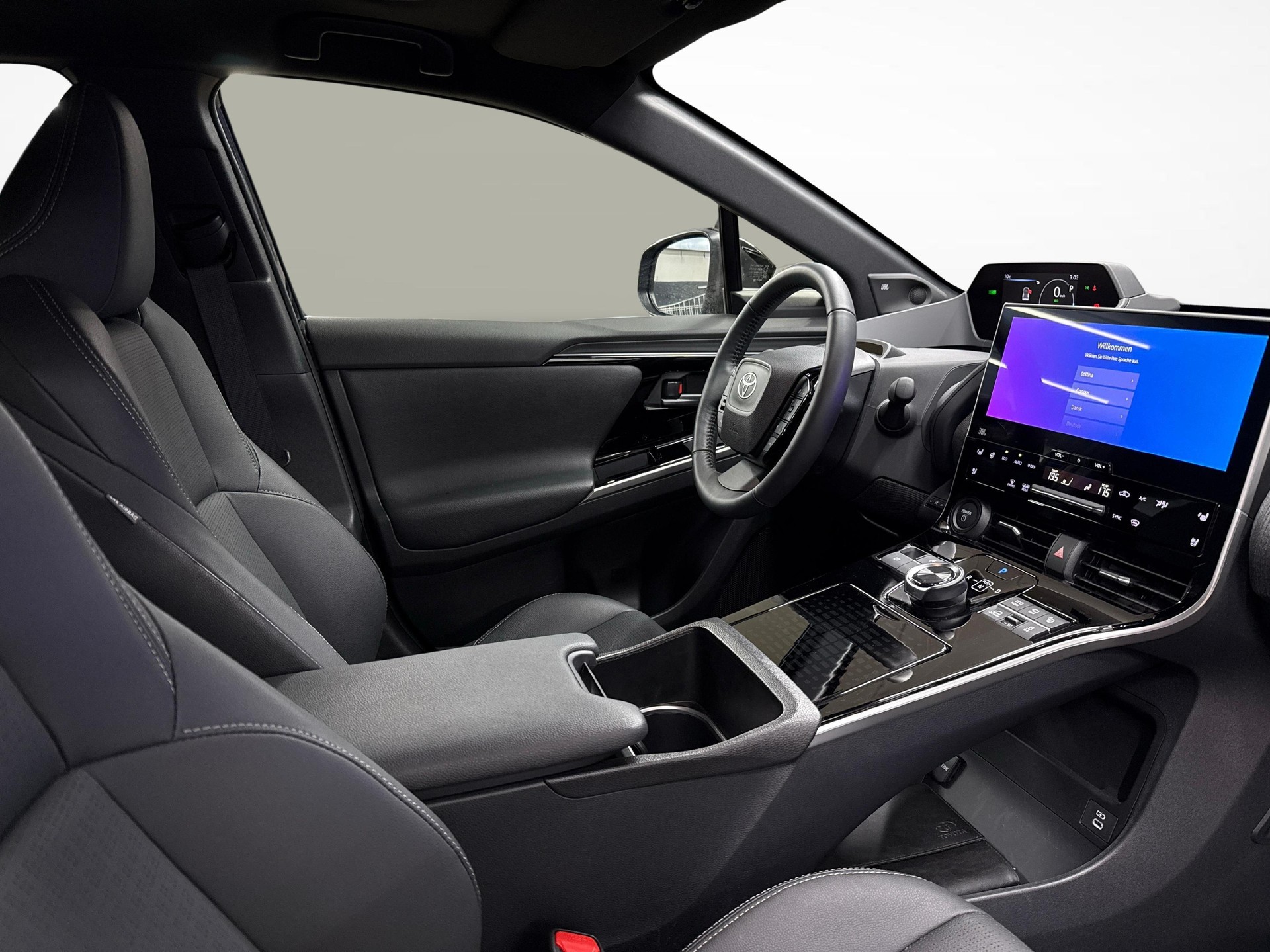 TOYOTA bZ4X Premium AWD-image-9