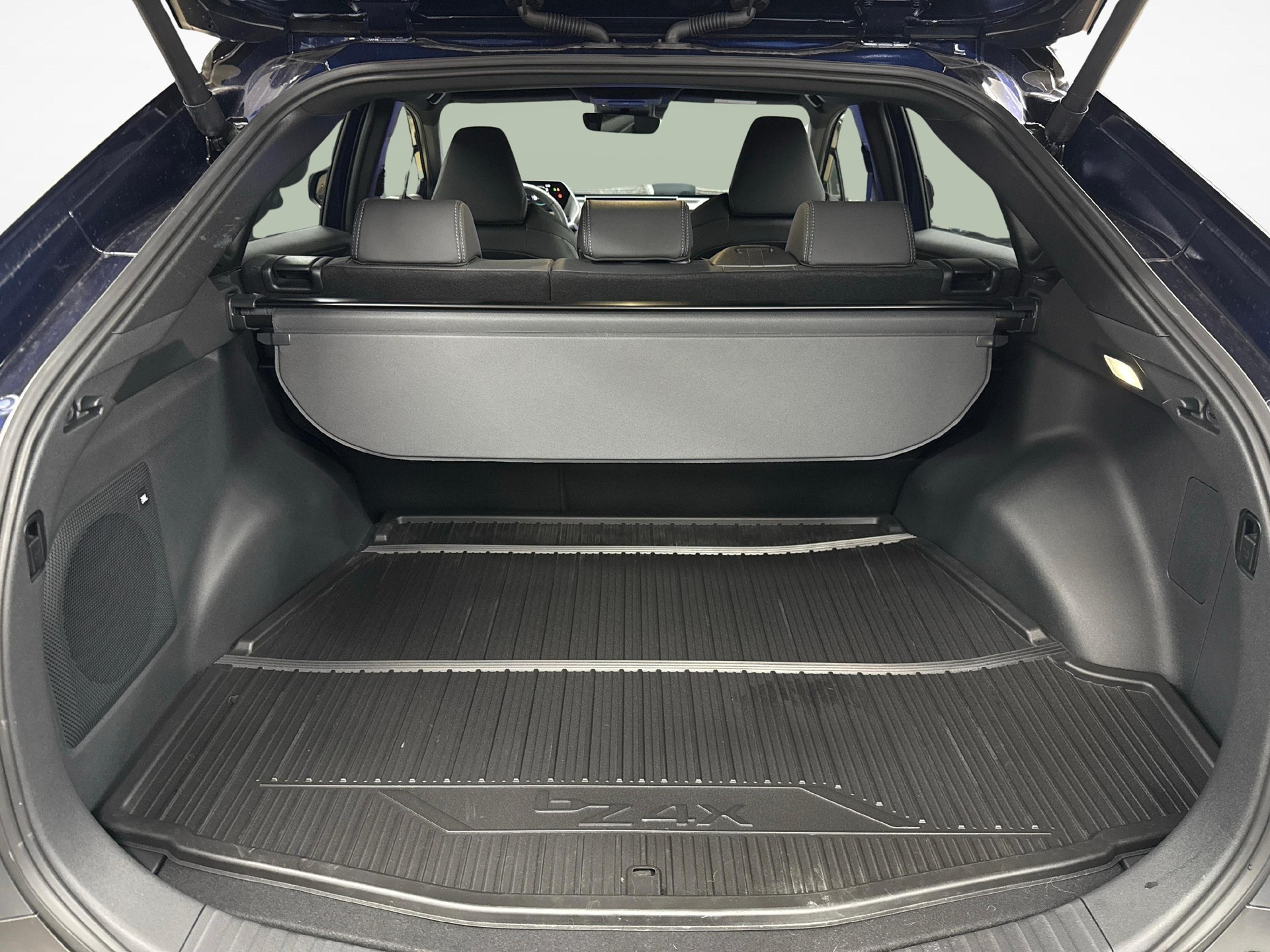 TOYOTA bZ4X Premium AWD-image-11