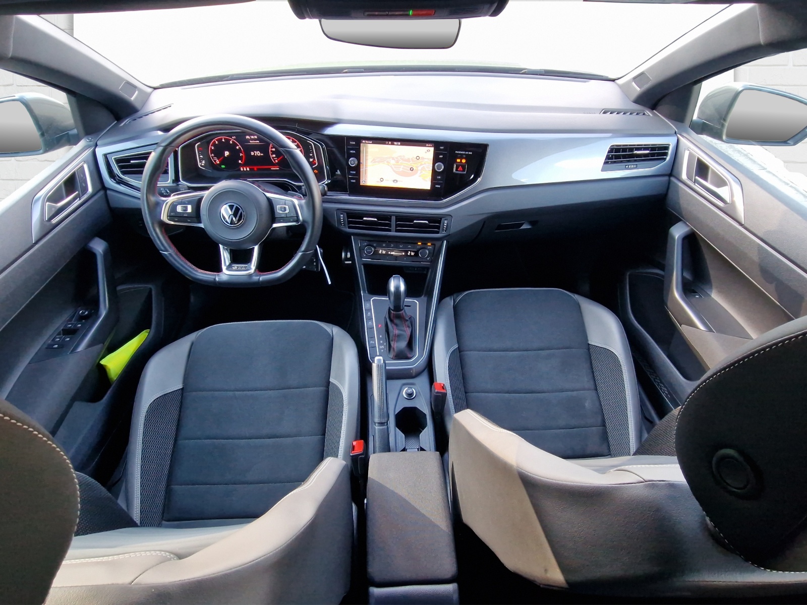 VW Polo 2.0 TSI GTI DSG-image-5