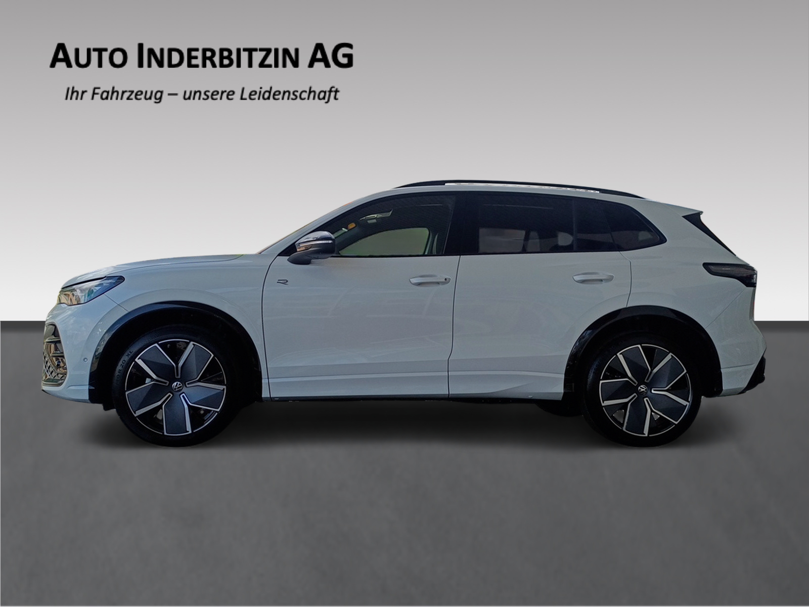 VW Tiguan 2.0 TSI DSG R-Line Plus 4Motion-showroom-element-3