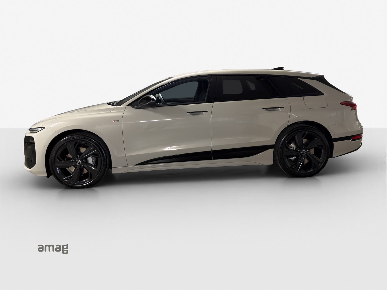 AUDI A6 Avant e-tron quattro-image-1