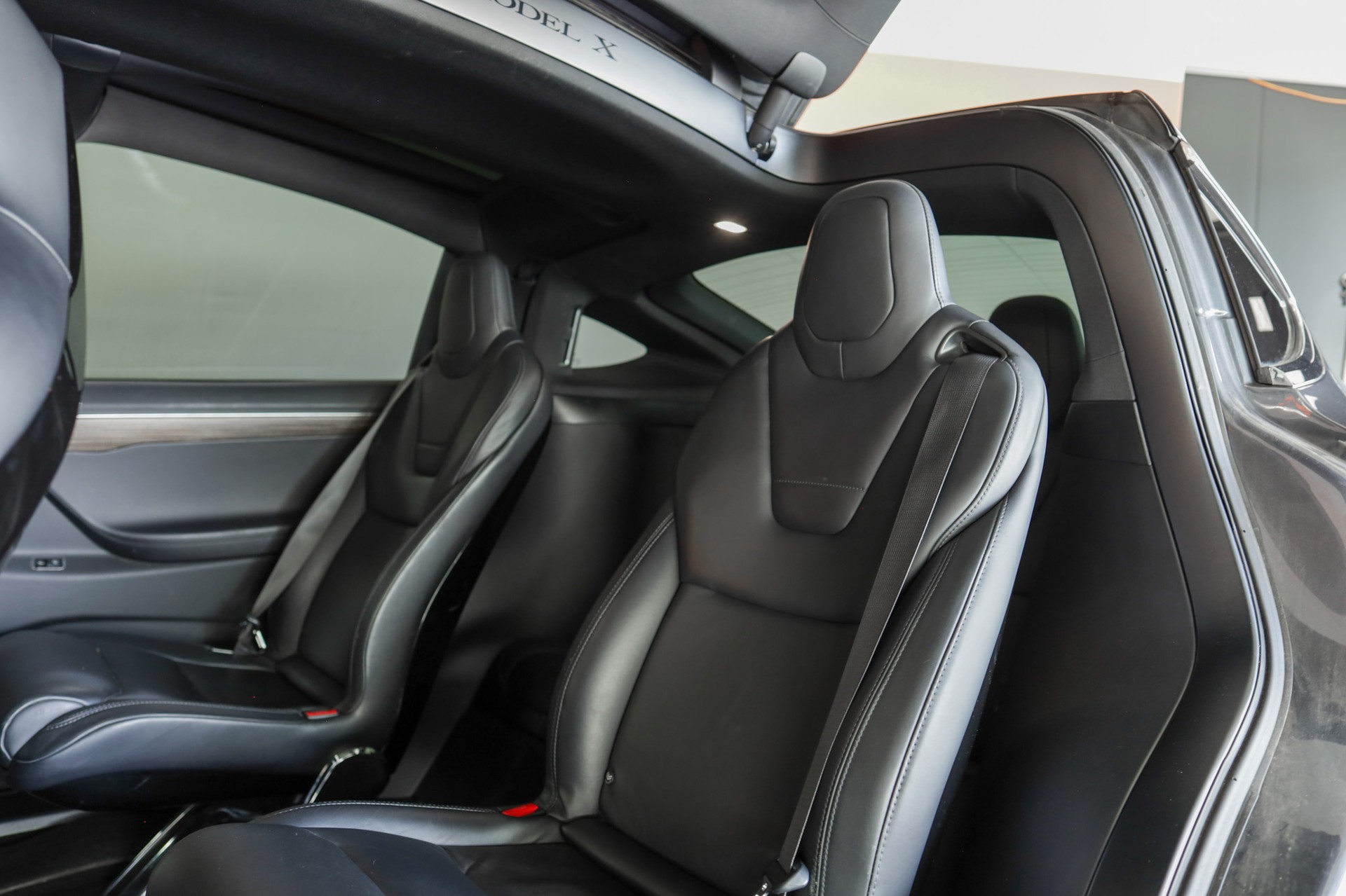 TESLA Model X 90 D-image-9