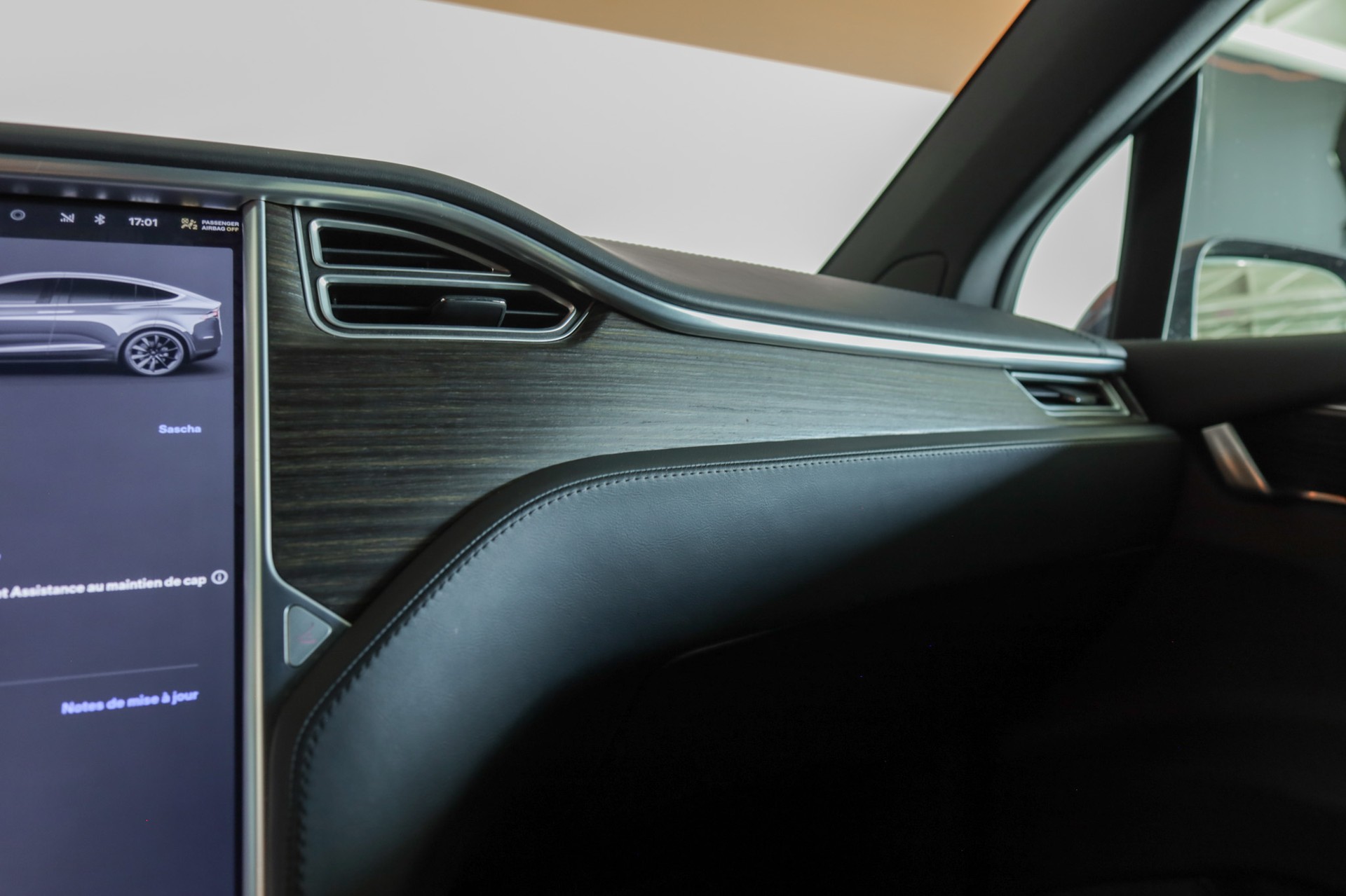 TESLA Model X 90 D-image-12
