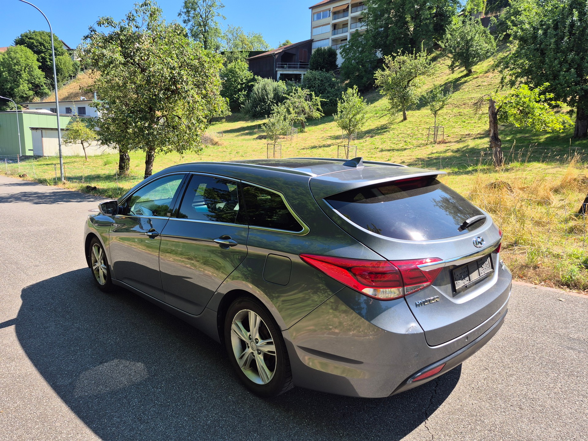 HYUNDAI i40 Wagon 1.7 CRDI Vertex Automatic-image-4