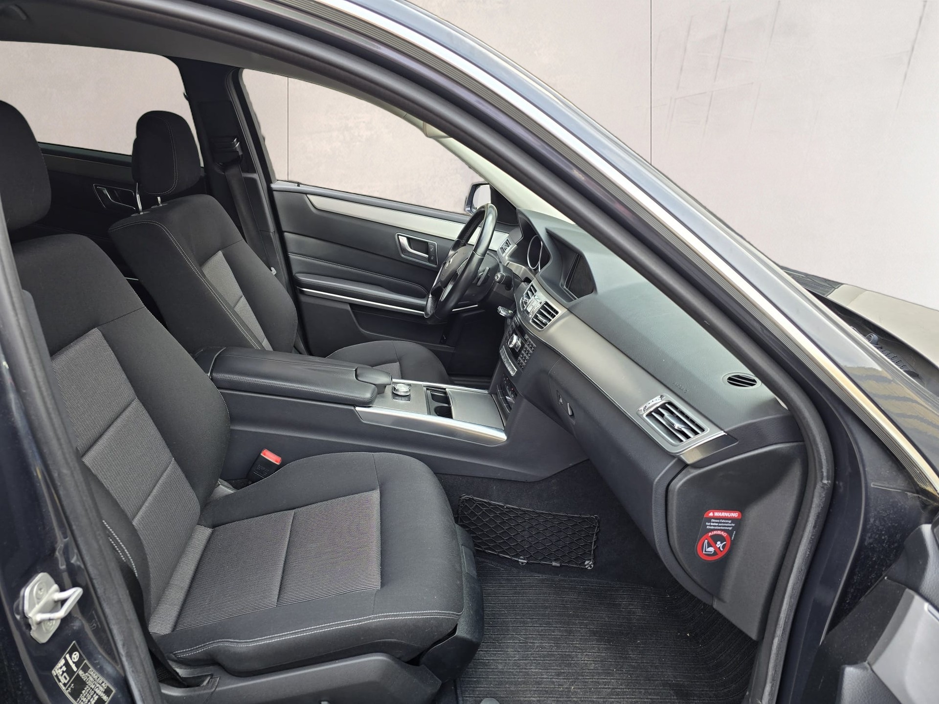 MERCEDES-BENZ E 200 Avantgarde 7G-Tronic-image-18