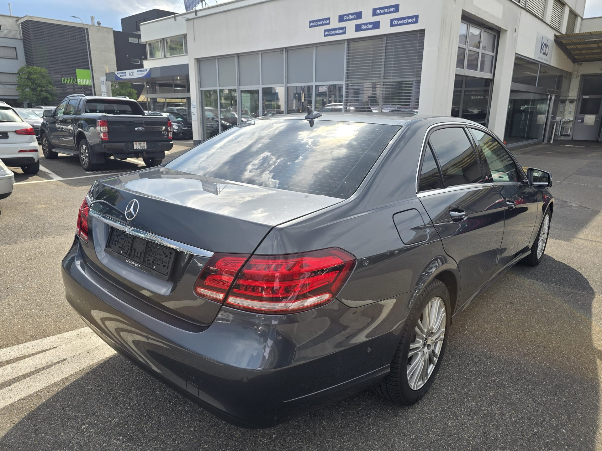 MERCEDES-BENZ E 200 Avantgarde 7G-Tronic-image-5