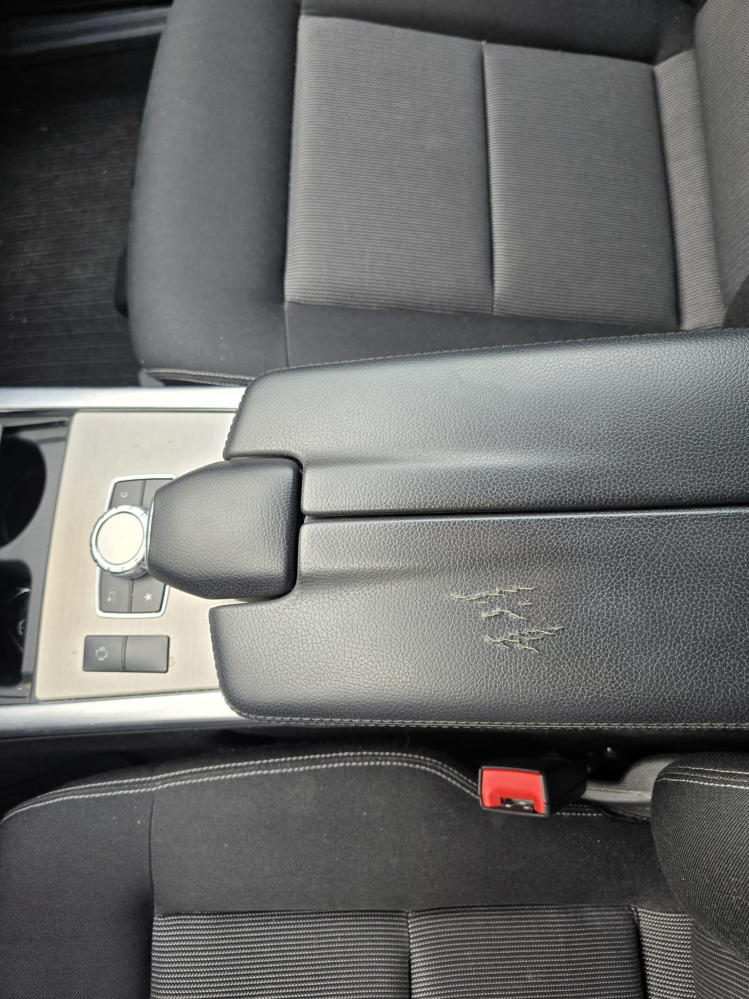 MERCEDES-BENZ E 200 Avantgarde 7G-Tronic-image-13