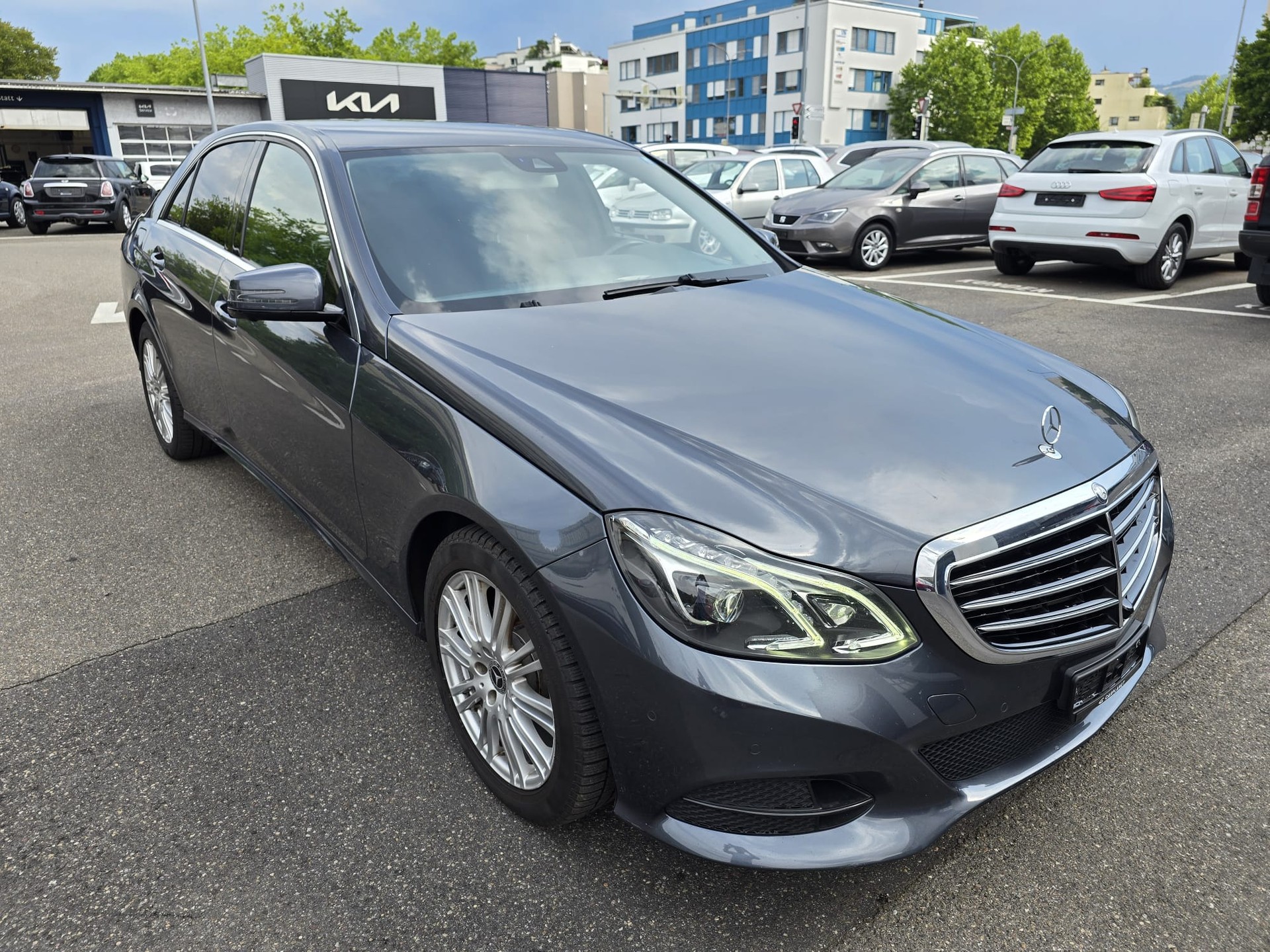 MERCEDES-BENZ E 200 Avantgarde 7G-Tronic-image-2