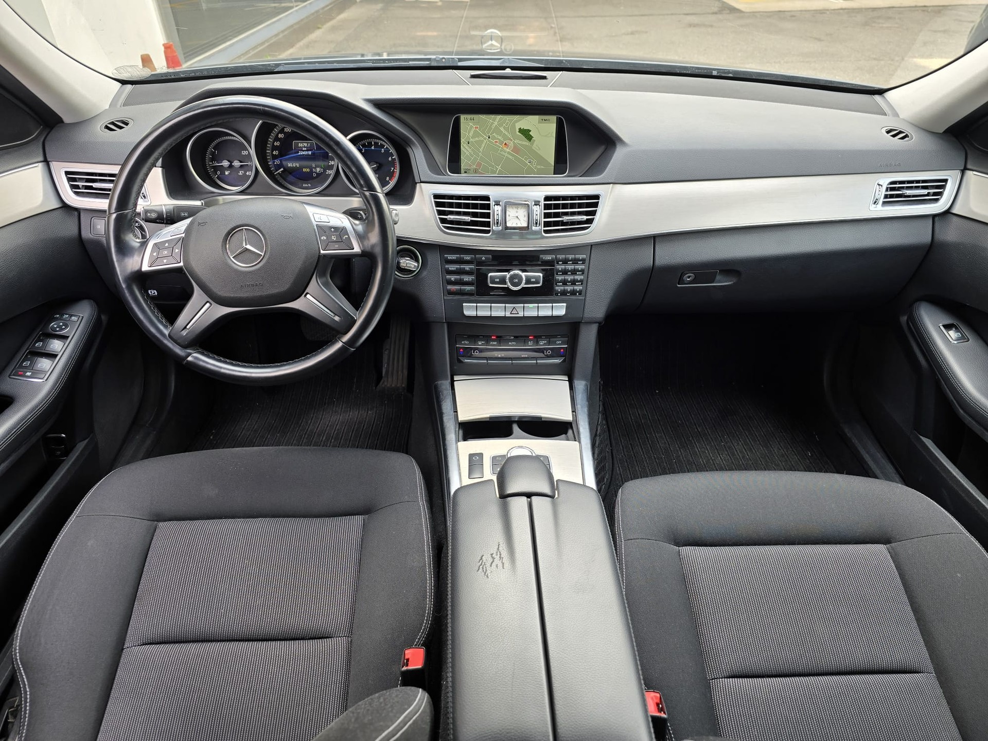 MERCEDES-BENZ E 200 Avantgarde 7G-Tronic-image-9