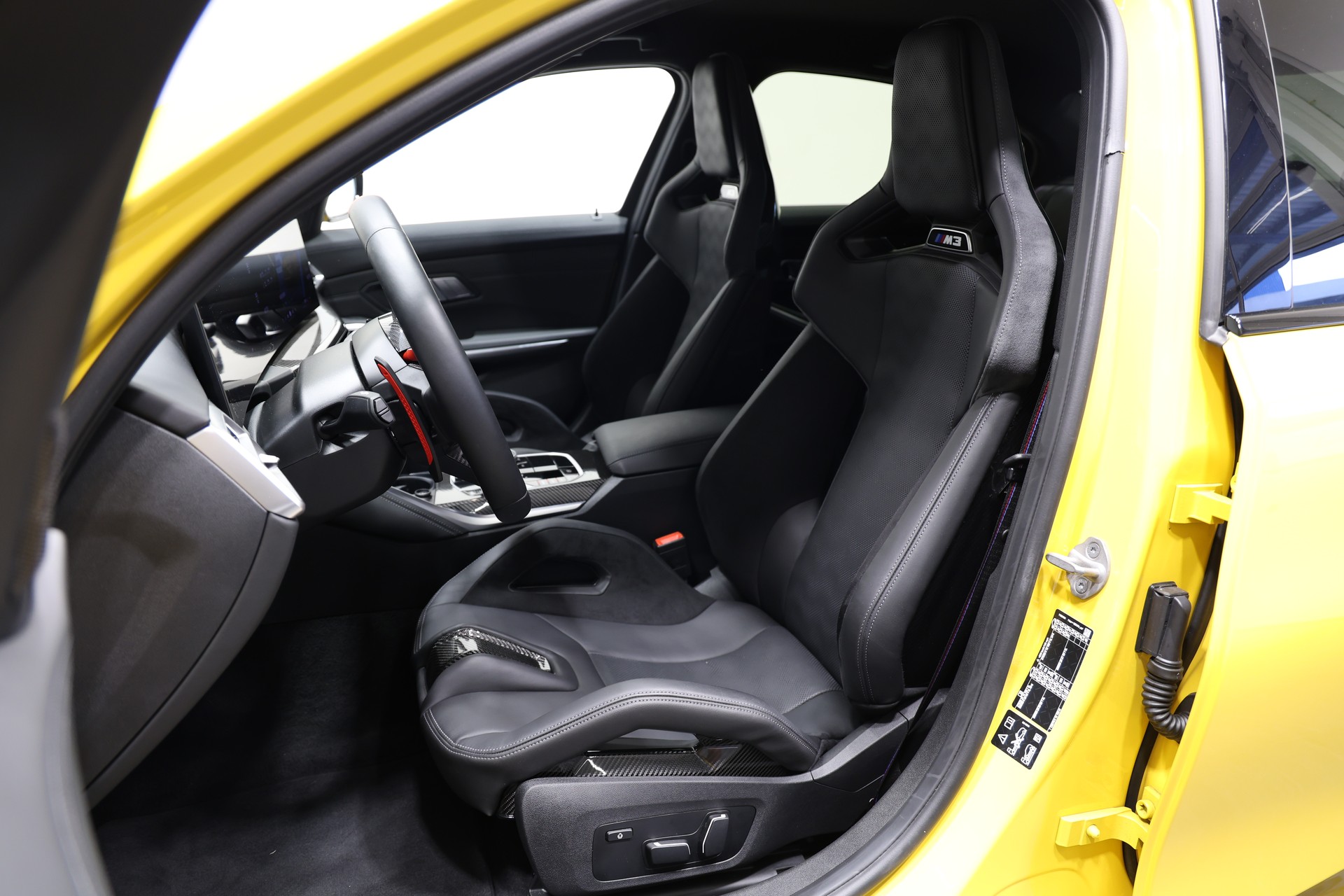 BMW M3 Competition M xDrive*Sonderlackierung Speed Gelb*BMW Werksgarantie bis 09.2028*-image-18