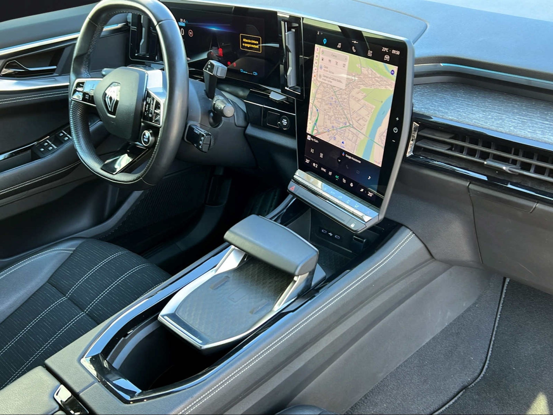 RENAULT Austral 1.2 E-Tech techno-image-10