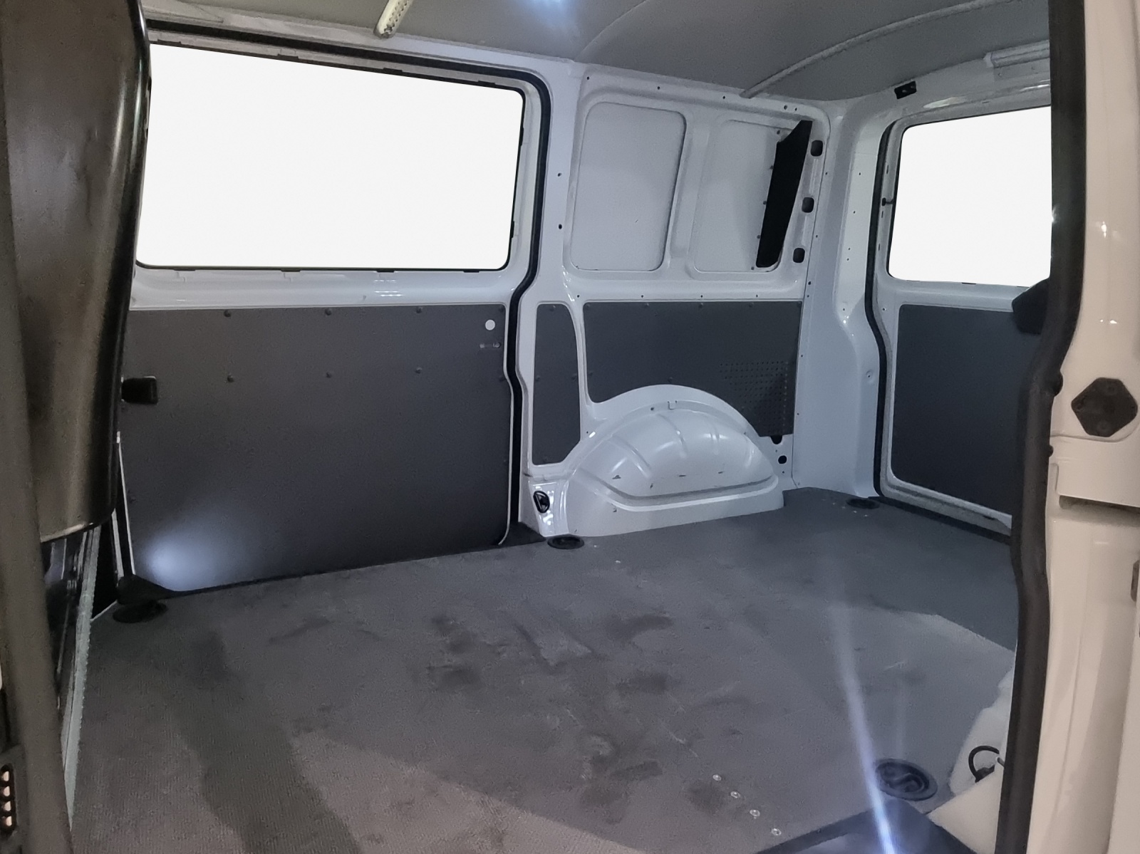 VW T6.1 2.0 TDI 4Motion-image-11