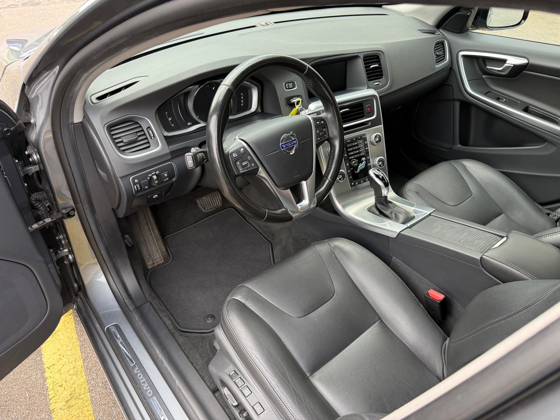 VOLVO V60 Cross Country Pro D4 AWD Geartronic-image-9