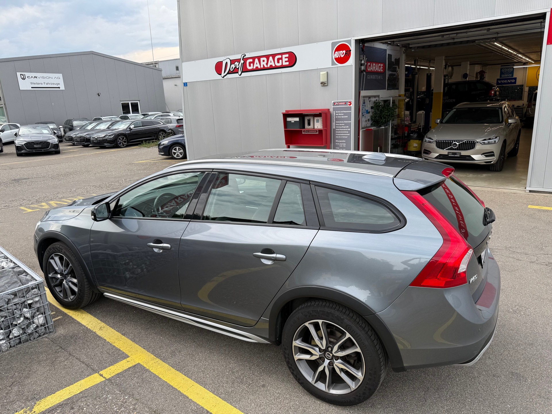 VOLVO V60 Cross Country Pro D4 AWD Geartronic-image-3