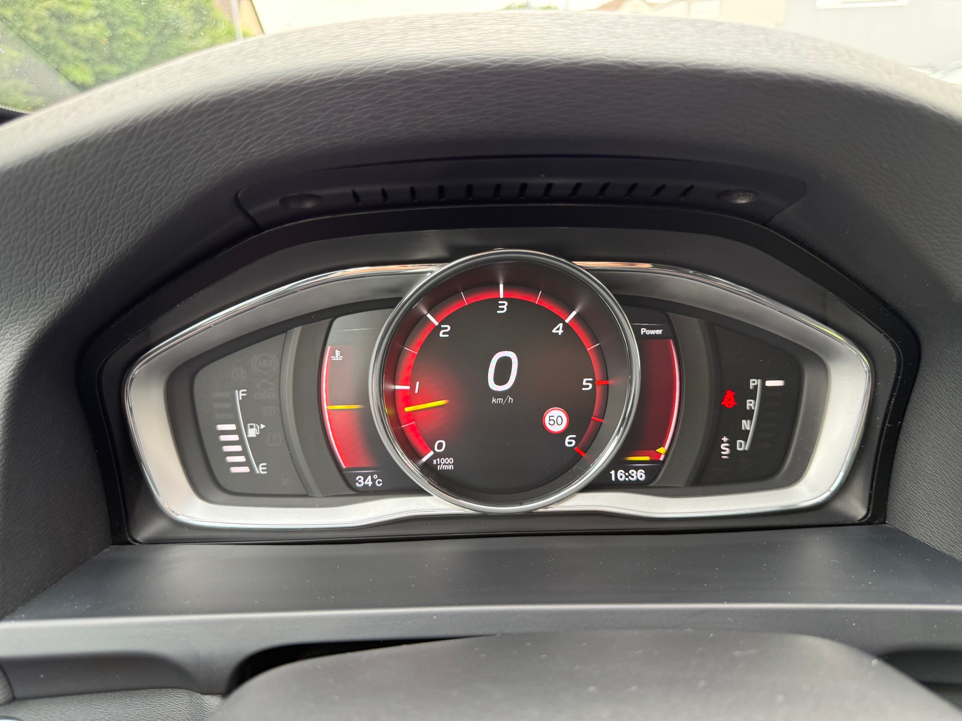 VOLVO V60 Cross Country Pro D4 AWD Geartronic-image-6