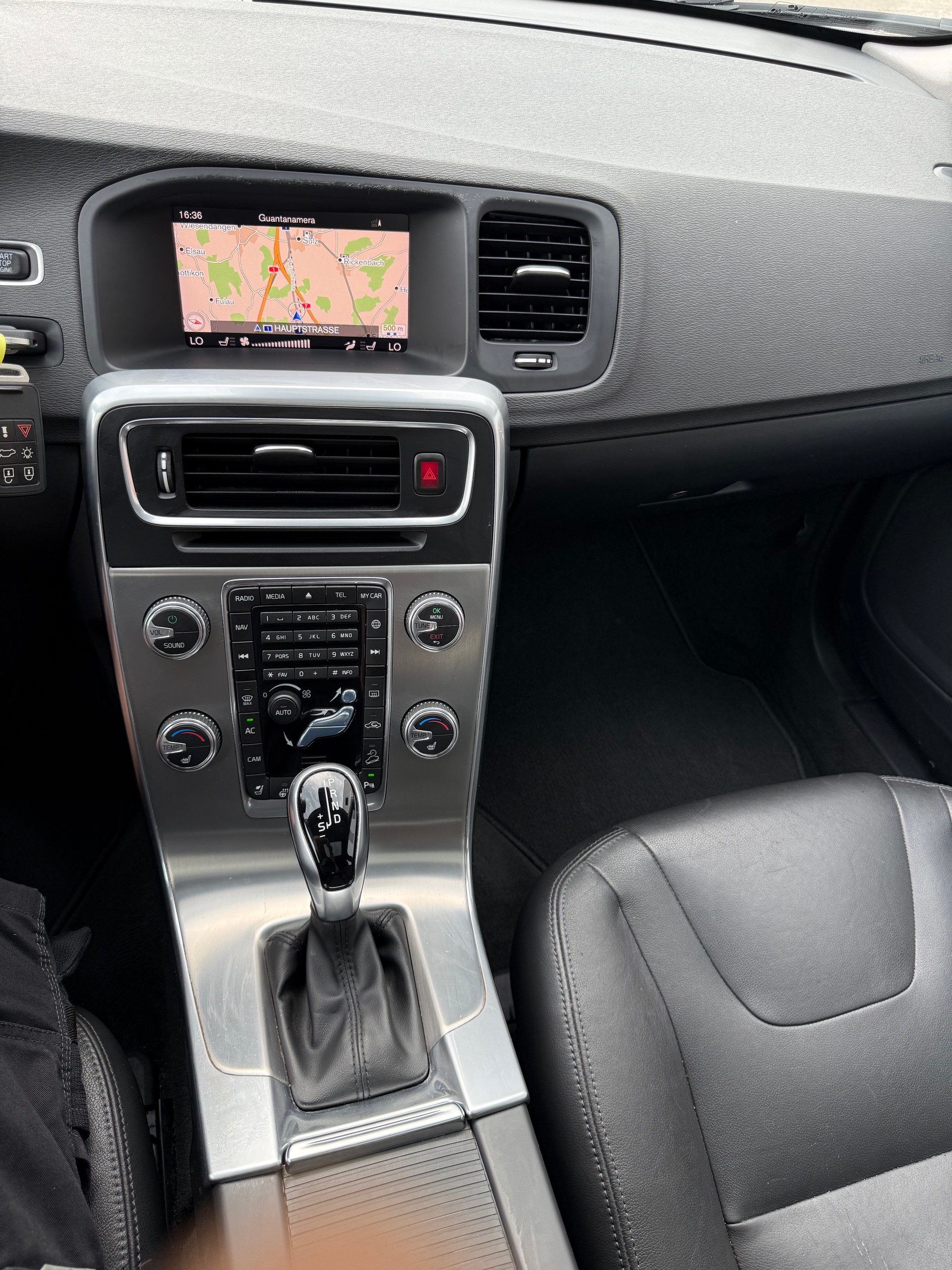 VOLVO V60 Cross Country Pro D4 AWD Geartronic-image-7