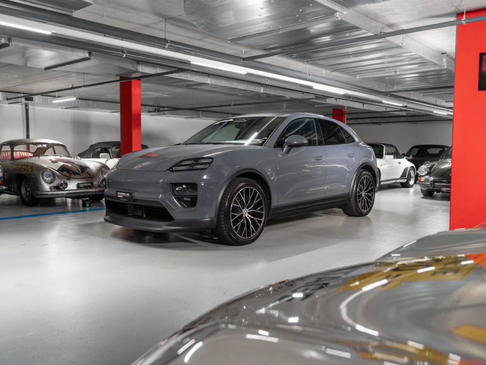 PORSCHE Macan 4-image-0