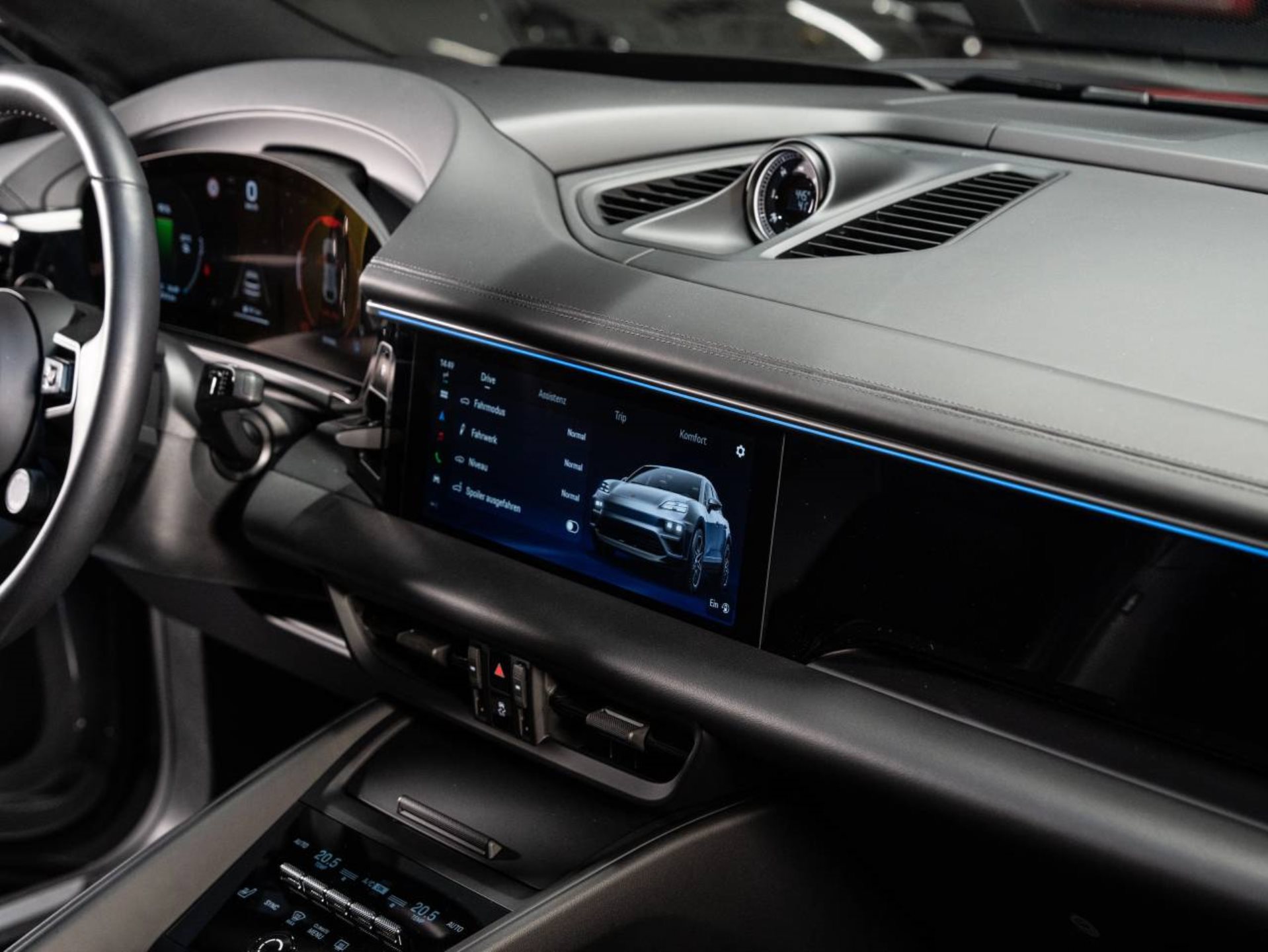 PORSCHE Macan 4-image-10