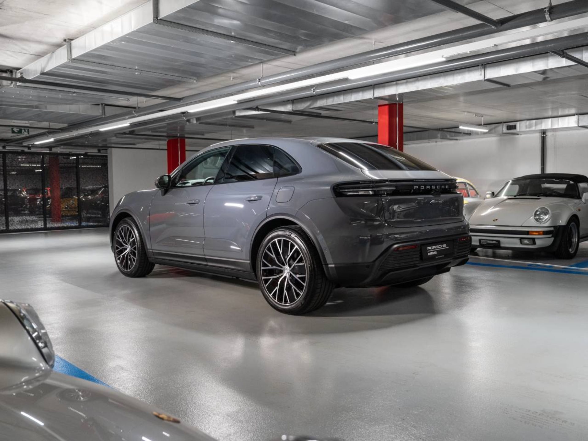 PORSCHE Macan 4-image-2