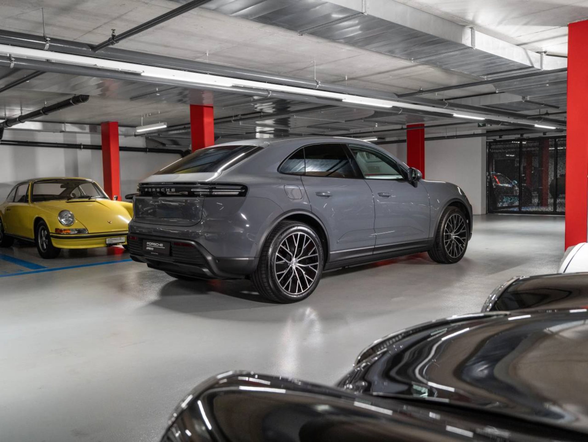 PORSCHE Macan 4-image-7