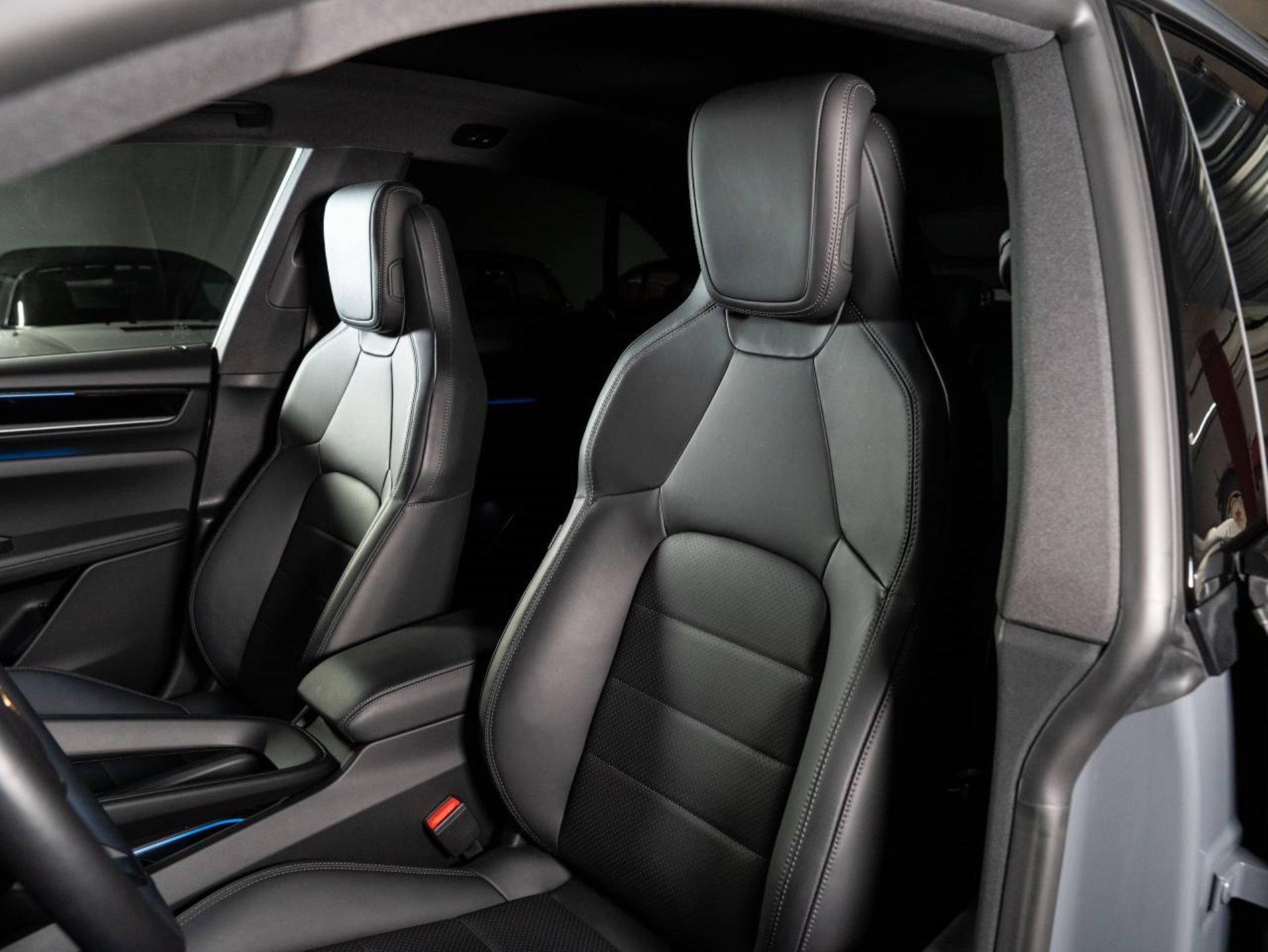 PORSCHE Macan 4-image-4