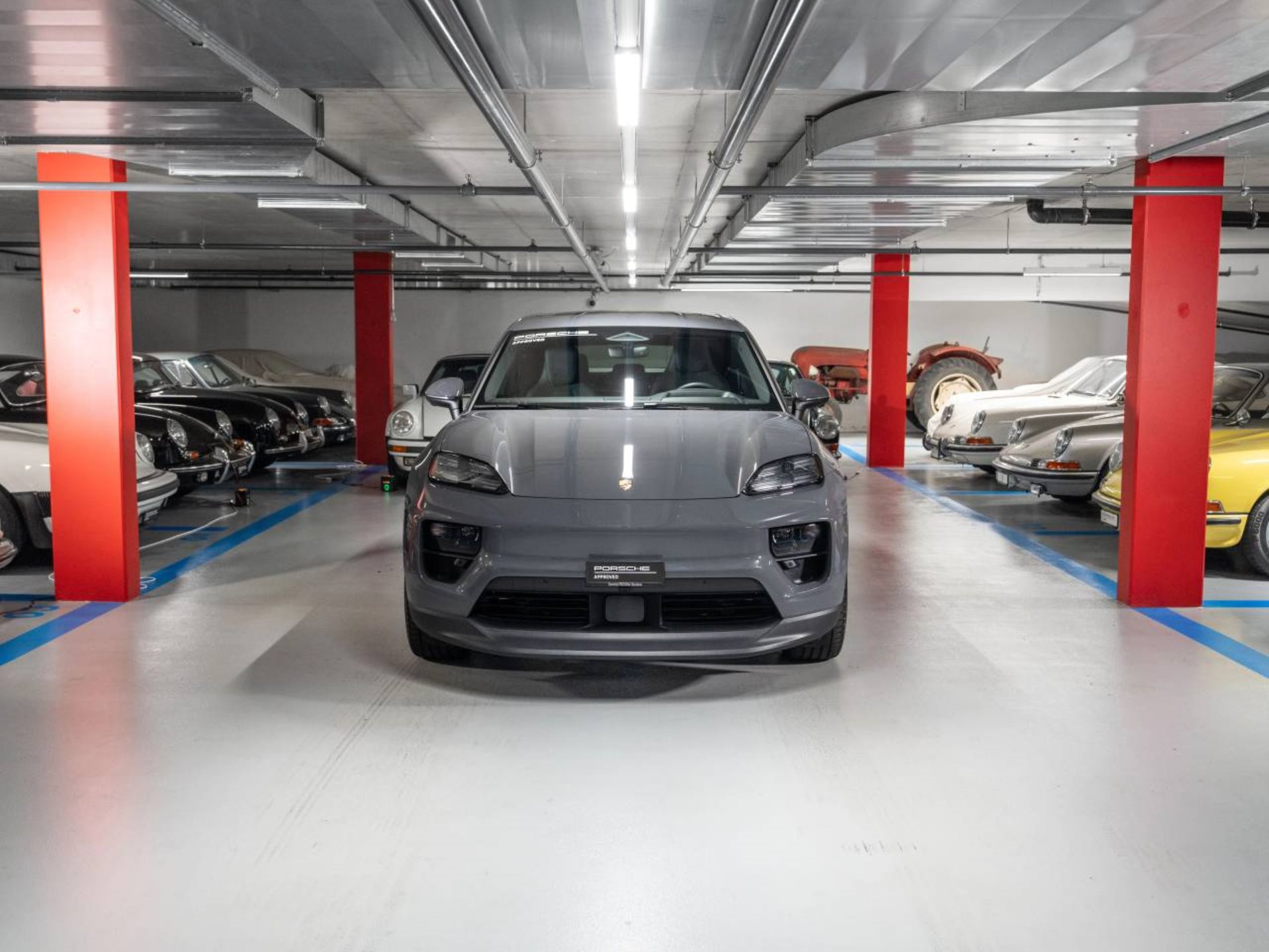 PORSCHE Macan 4-image-1