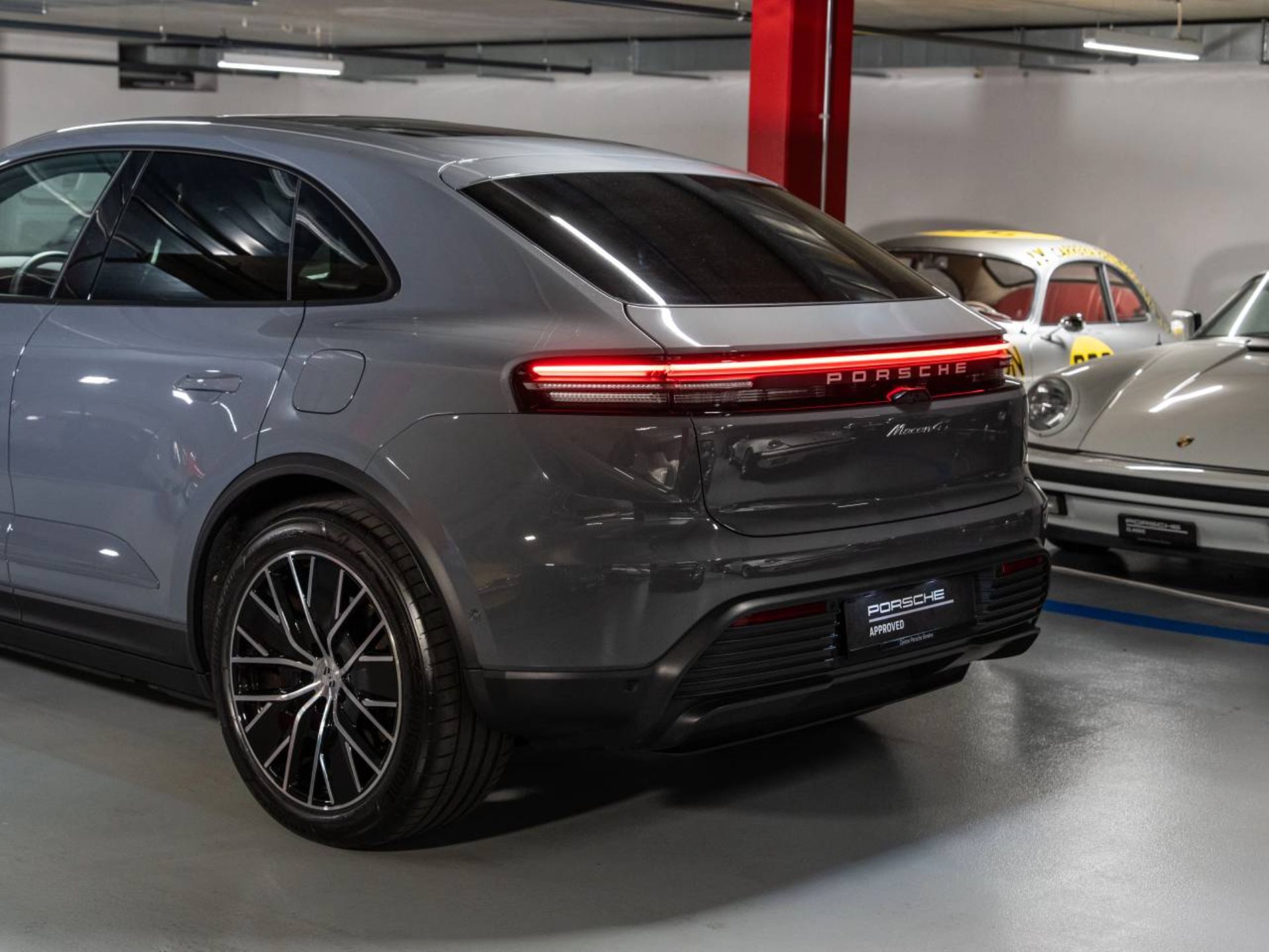 PORSCHE Macan 4-image-21