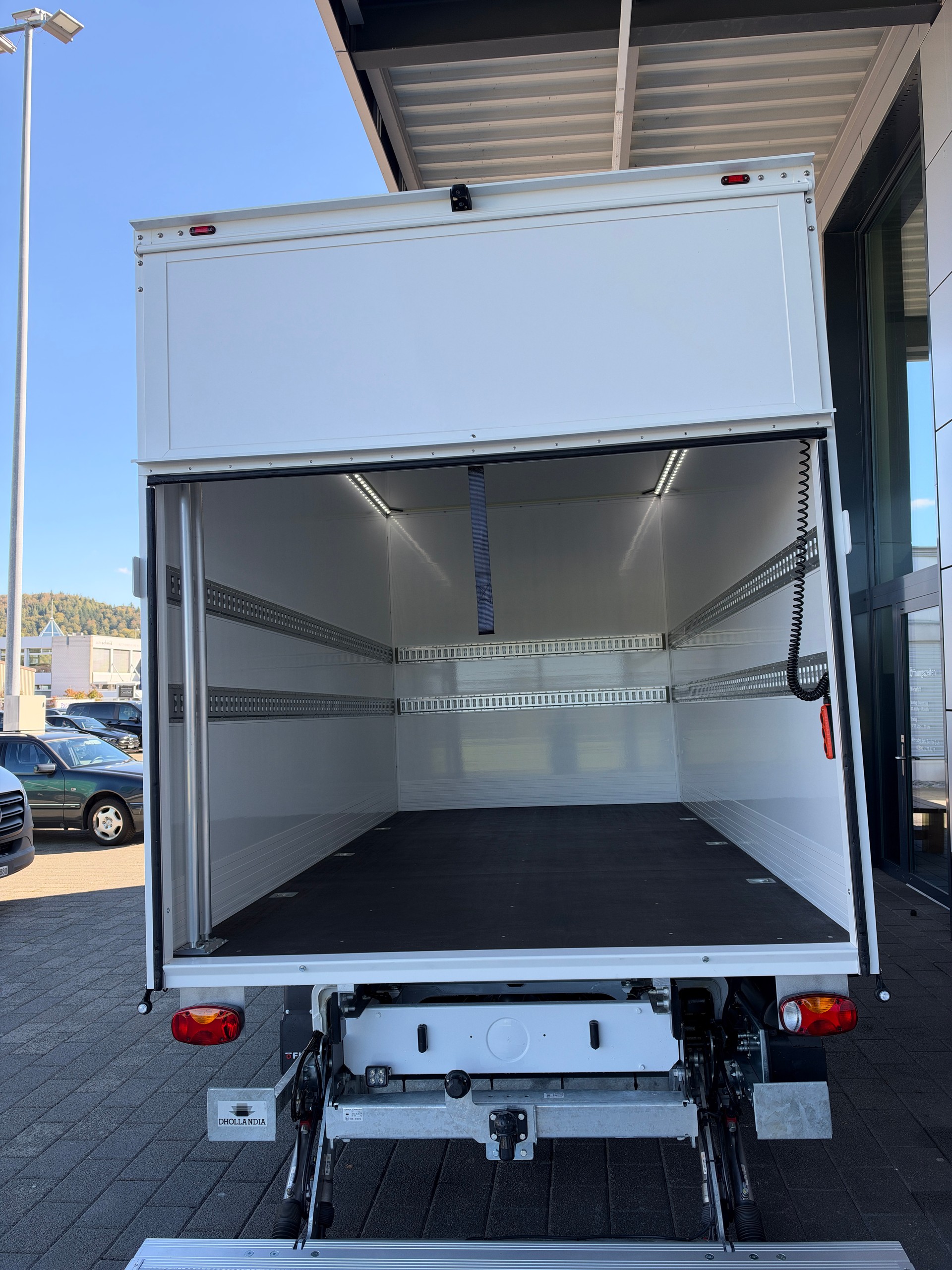 MERCEDES-BENZ Sprinter 319 CDI PRO CH 4325mm L-image-11