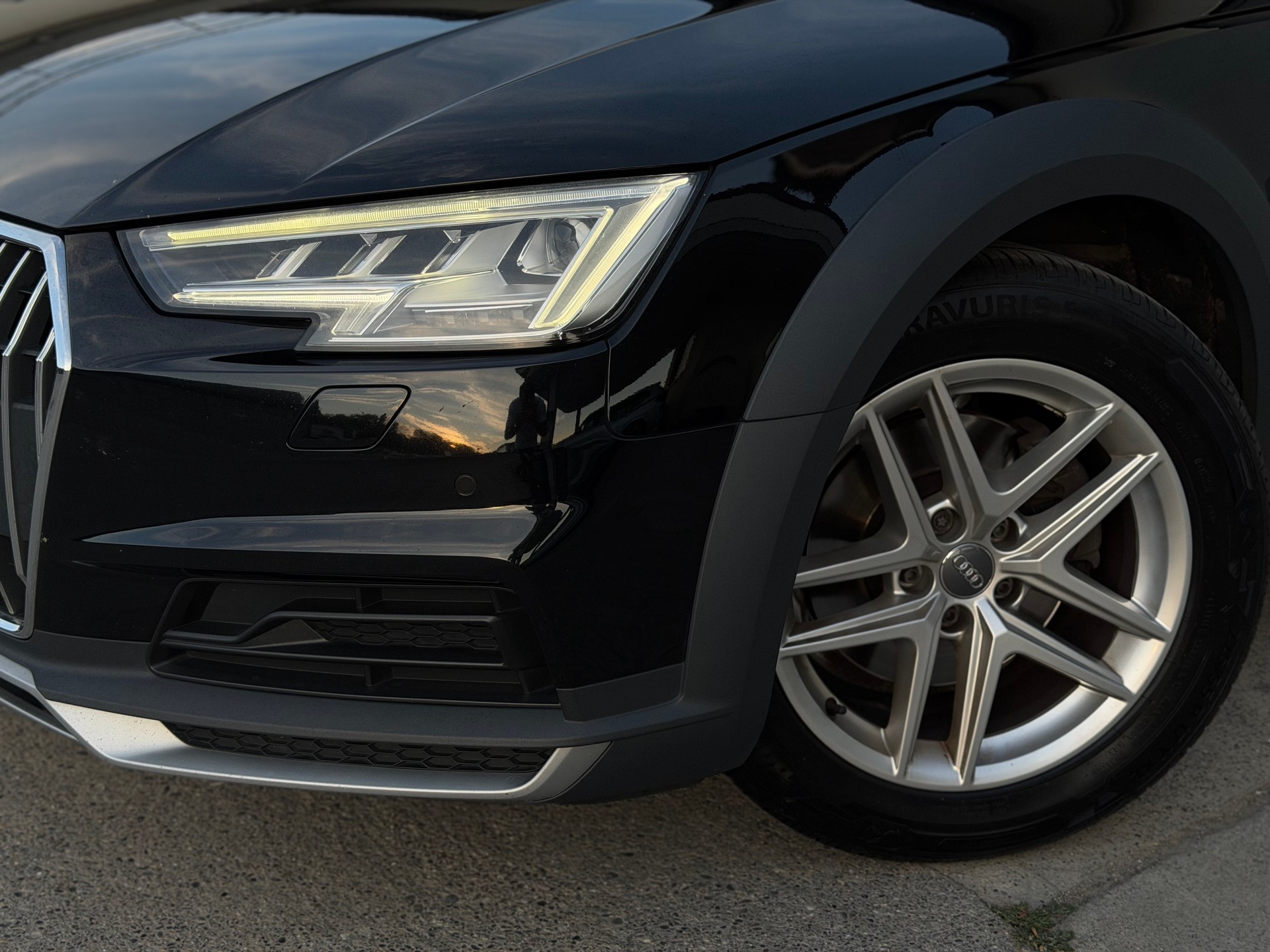 AUDI A4 allroad 2.0 TDI quattro S-tronic-image-8