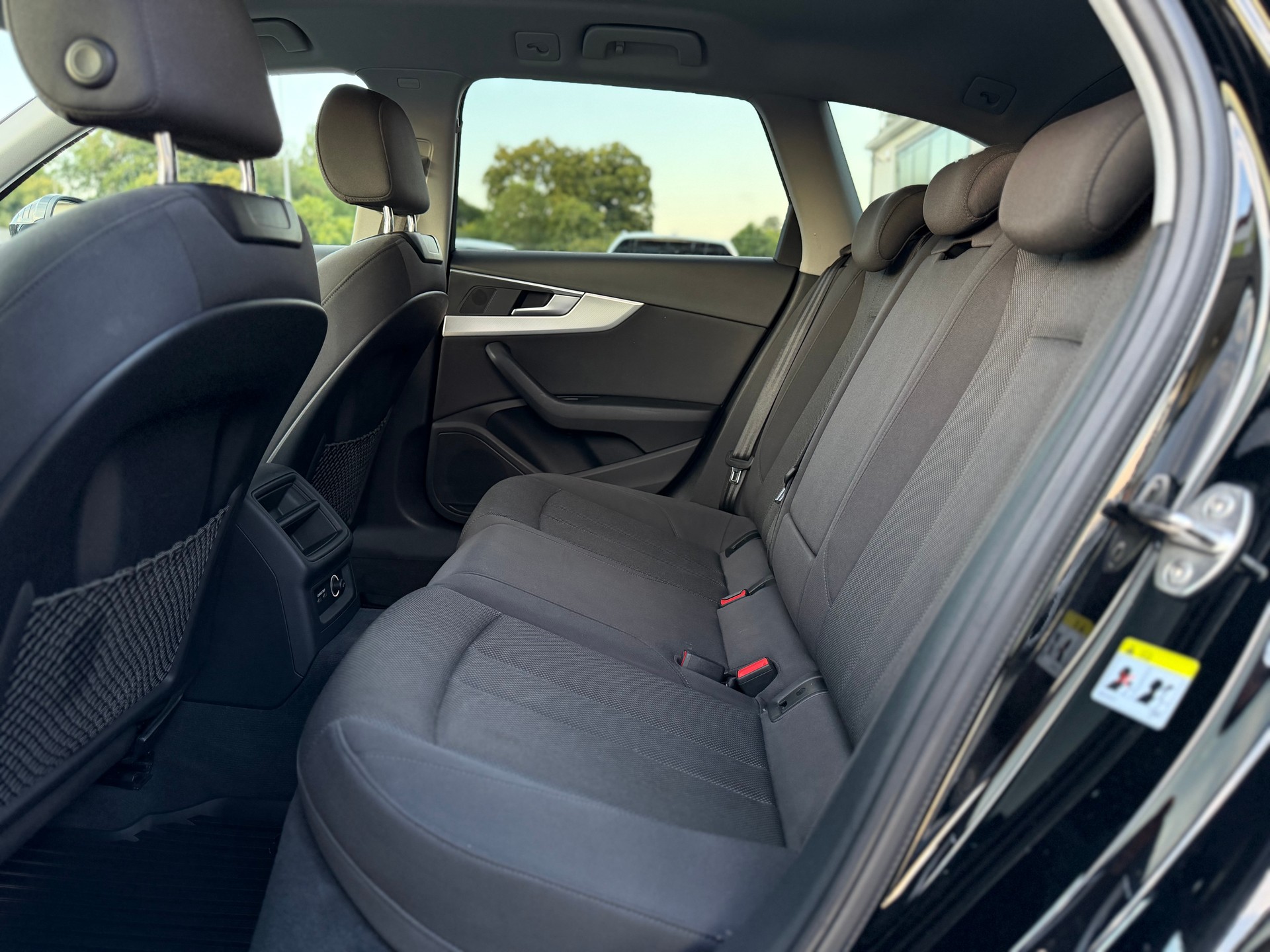 AUDI A4 allroad 2.0 TDI quattro S-tronic-image-10