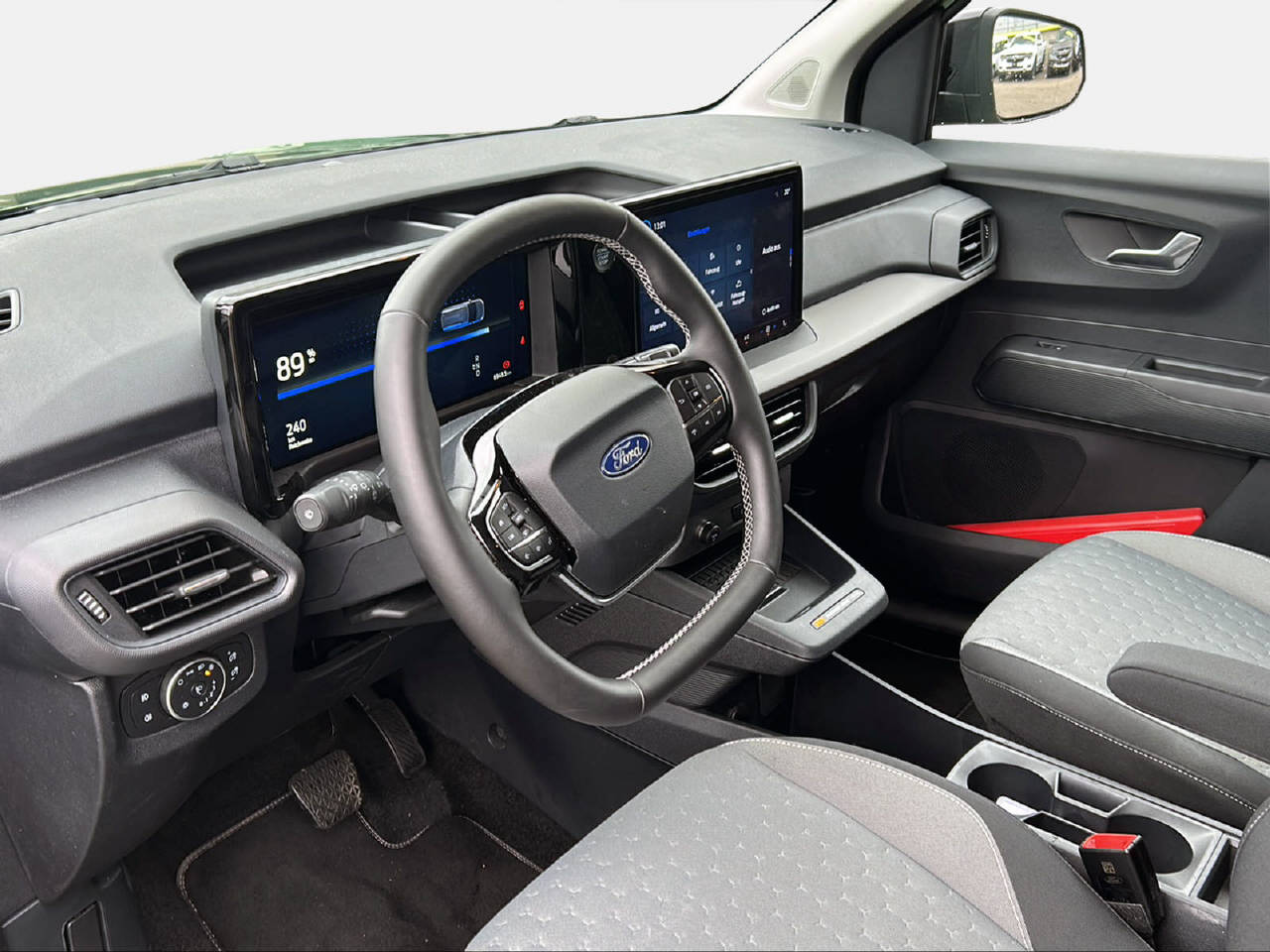 FORD E-Tourneo Courier Titanium-image-10