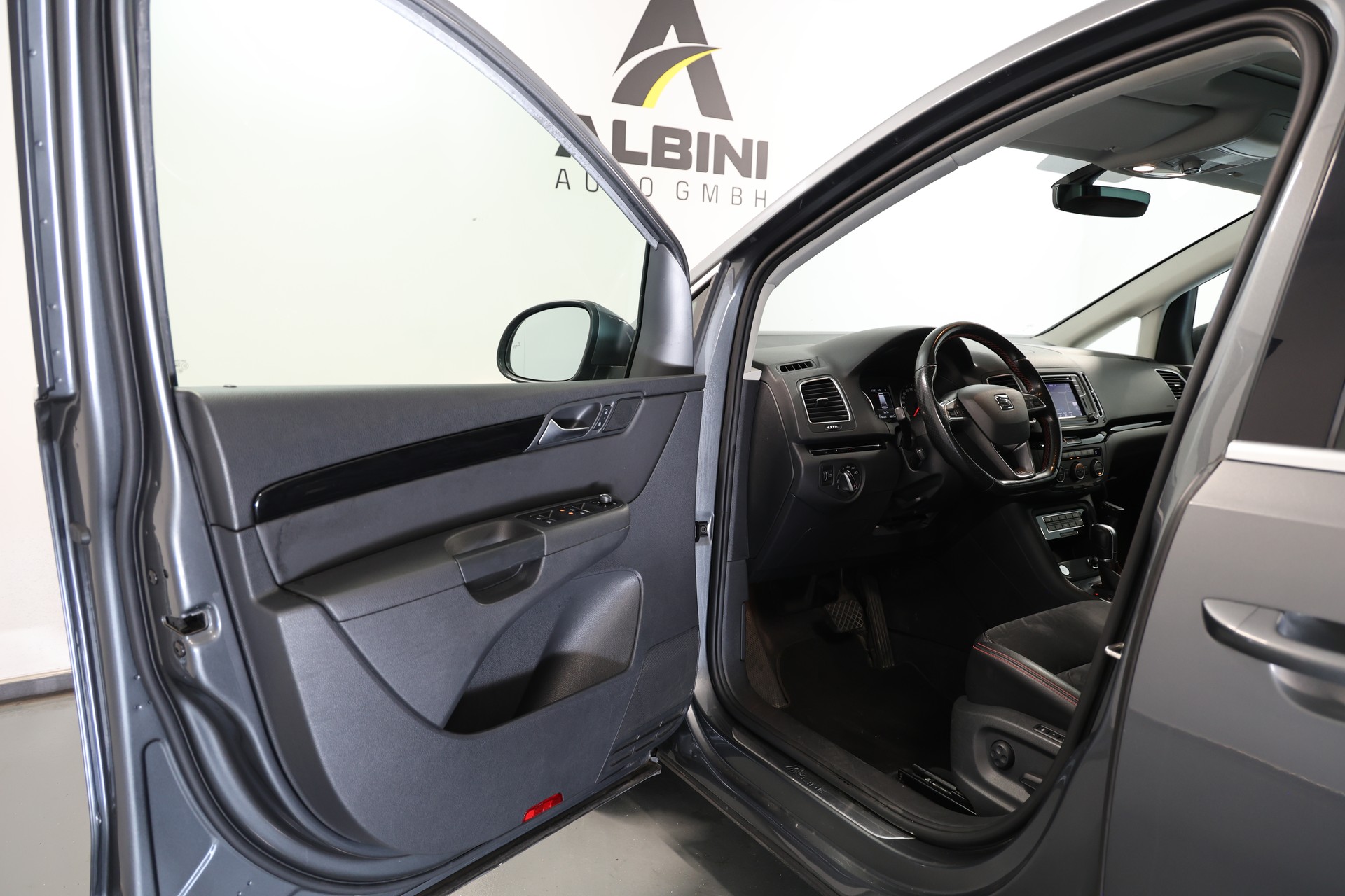 SEAT Alhambra 2.0 TSI 220 *FR-Line* DSG *7-Sitzer*-image-4