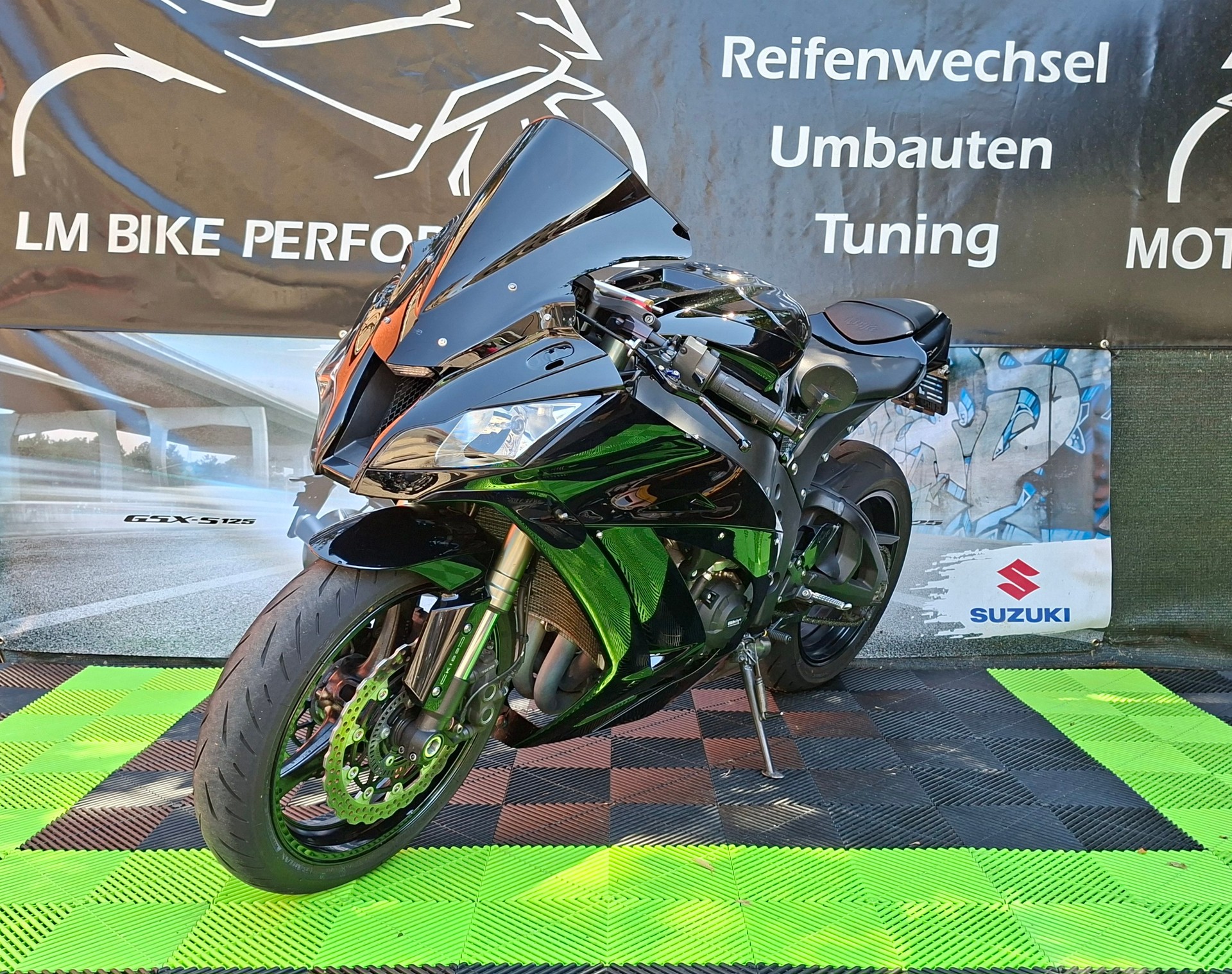 KAWASAKI Ninja ZX-10R ABS-showroom-element-3