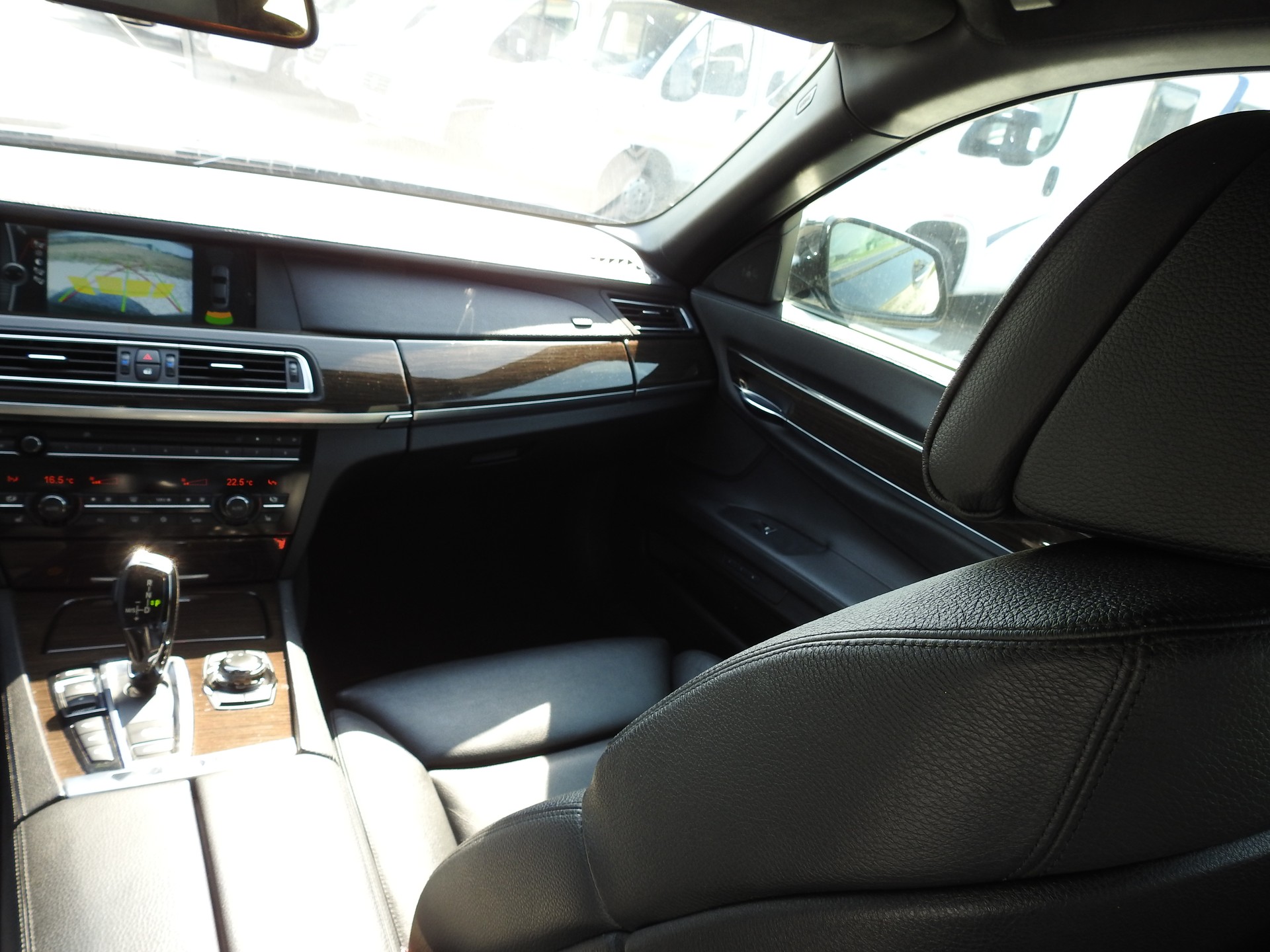 BMW 750i xDrive-image-20