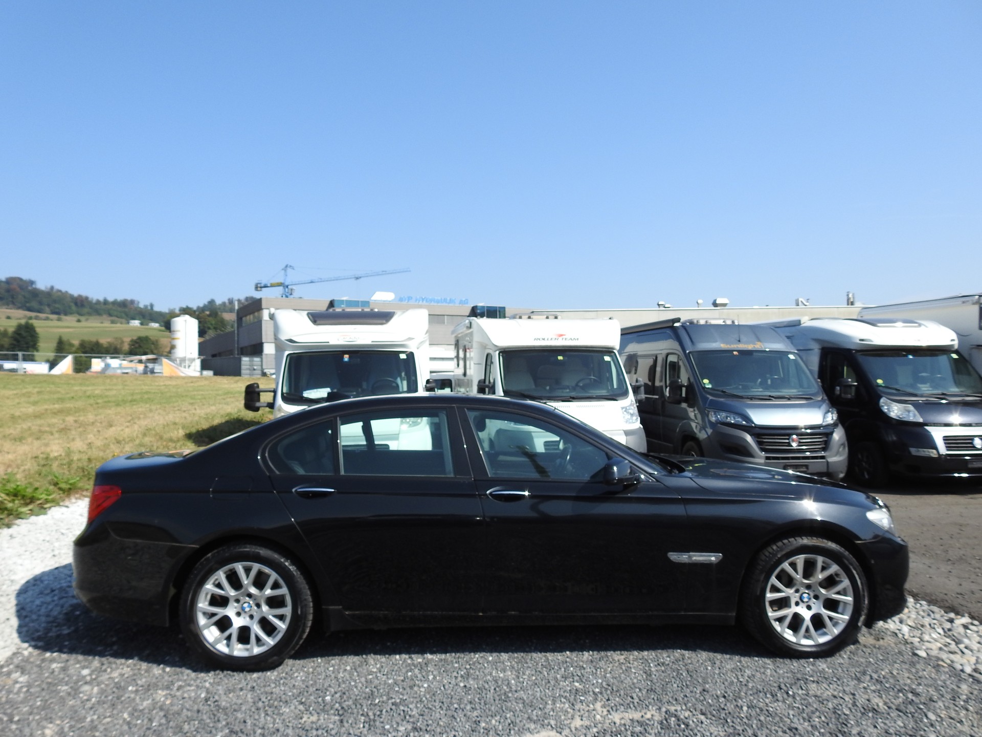 BMW 750i xDrive-image-6