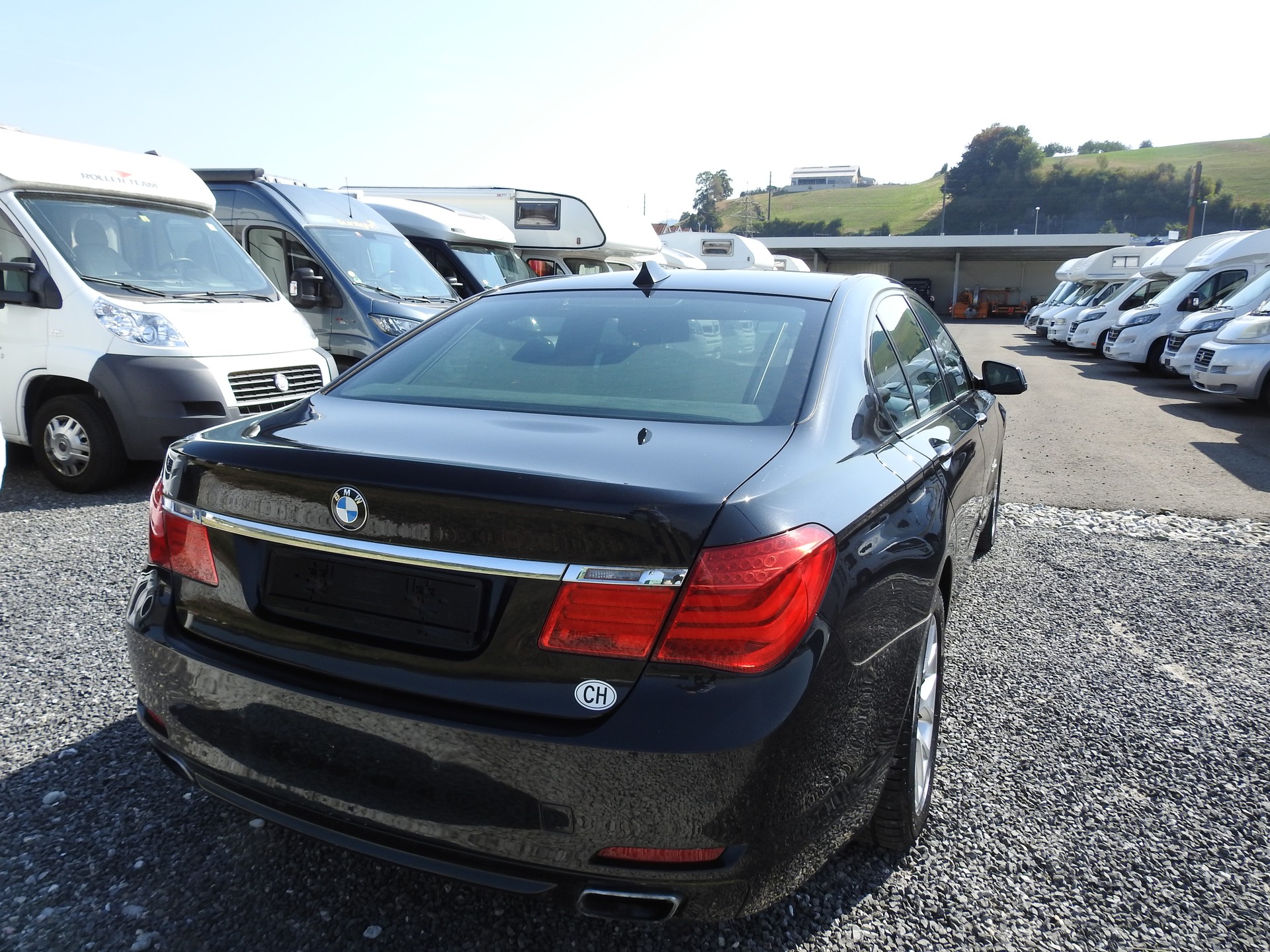 BMW 750i xDrive-image-5