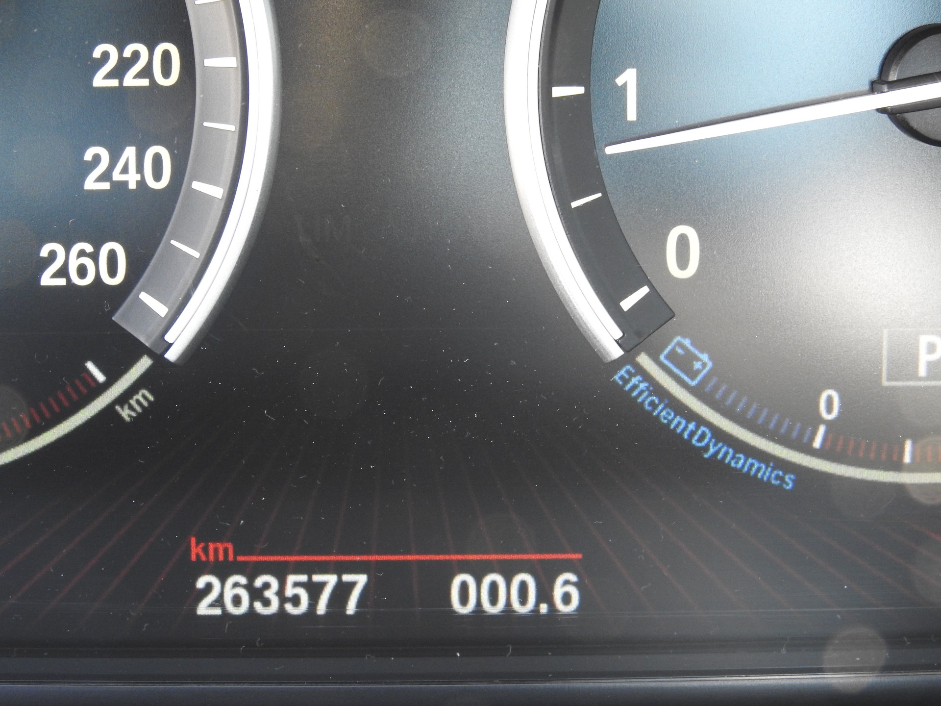 BMW 750i xDrive-image-25