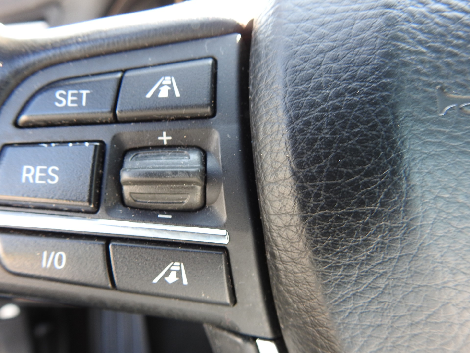 BMW 750i xDrive-image-27