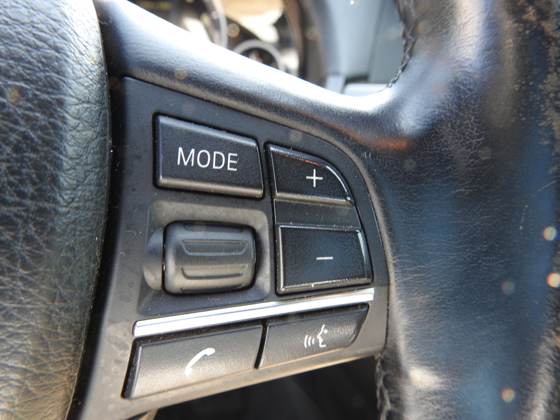 BMW 750i xDrive-image-26